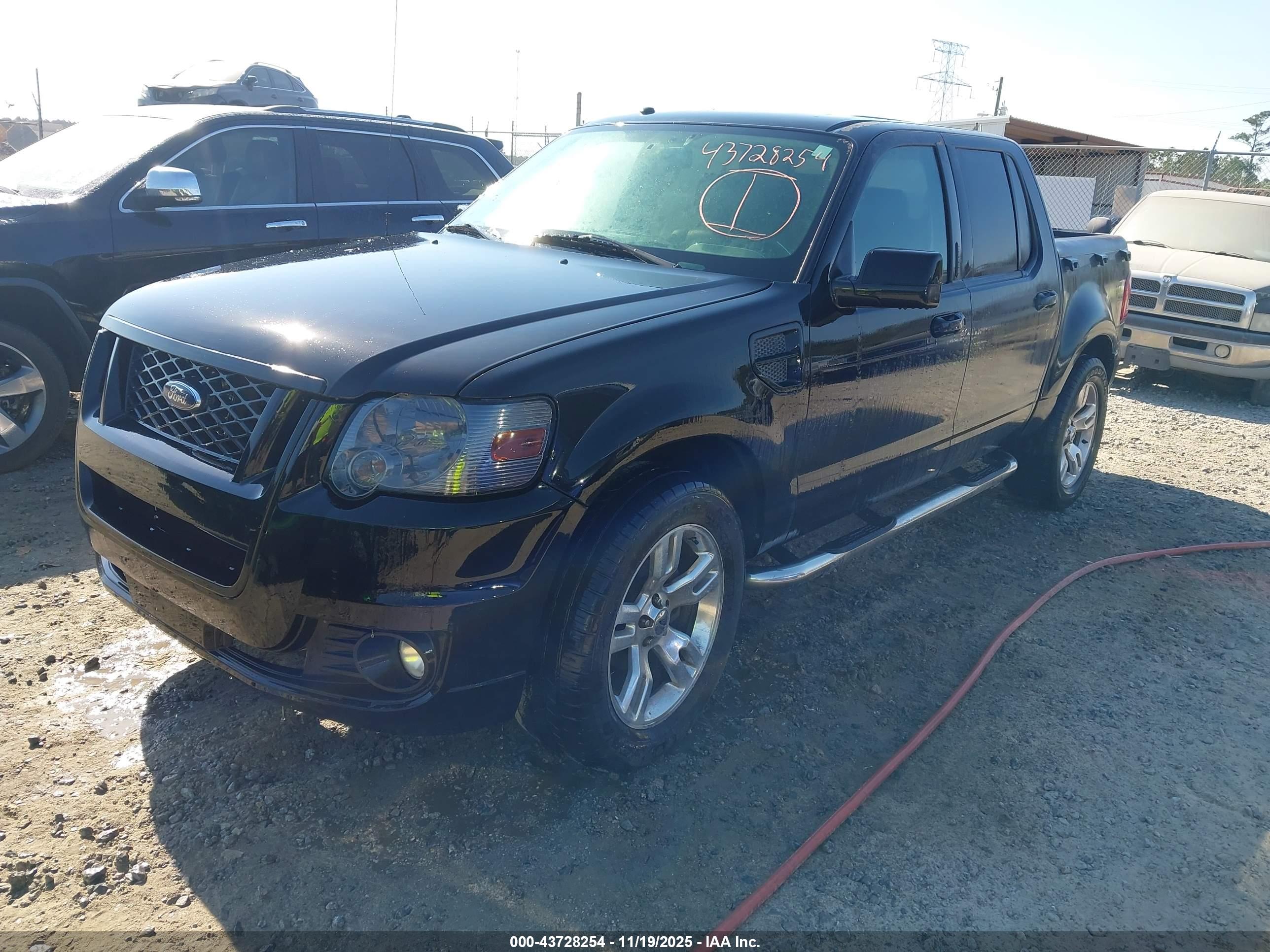 FORD EXPLORER image 2