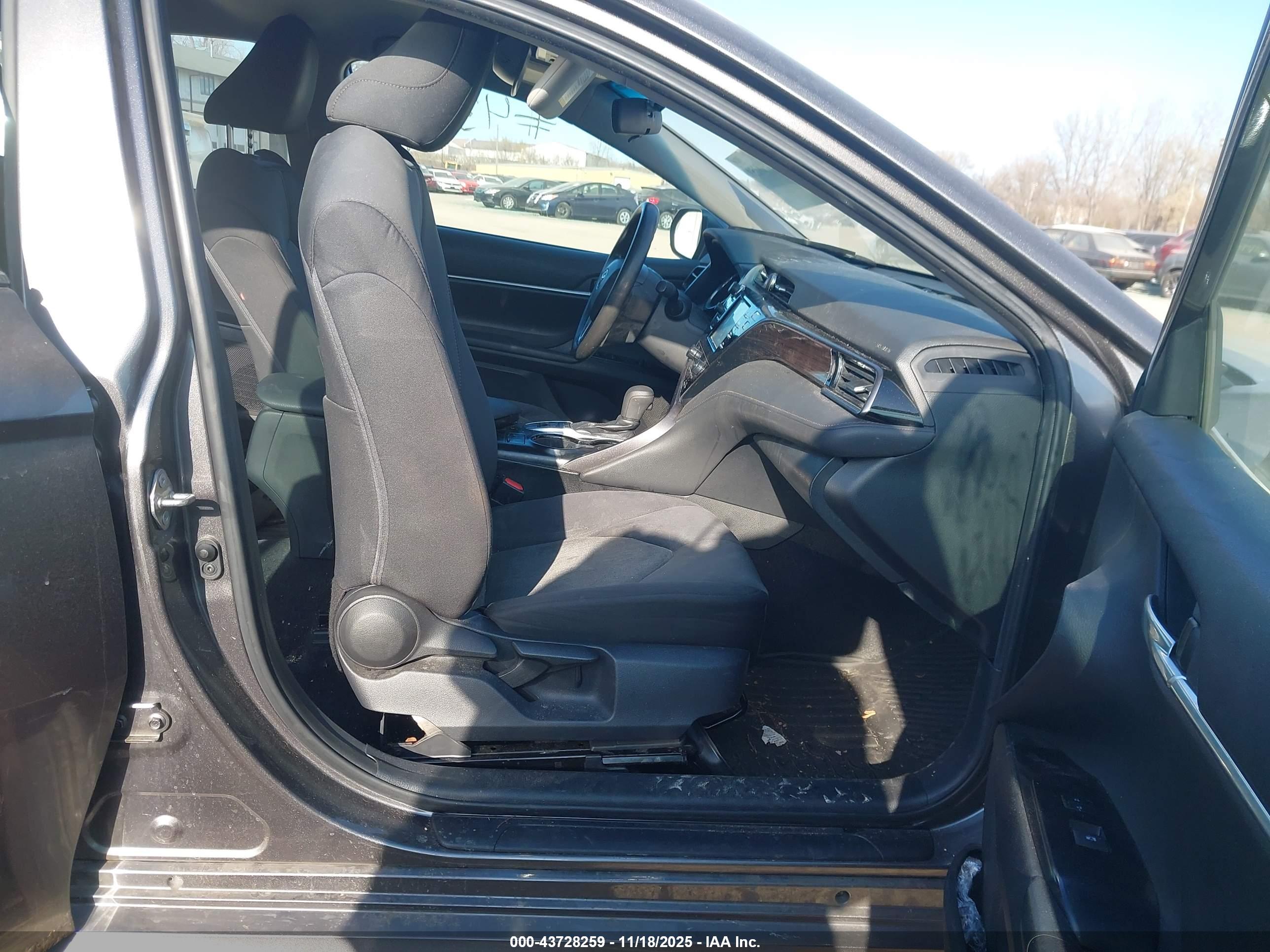 TOYOTA CAMRY image 5