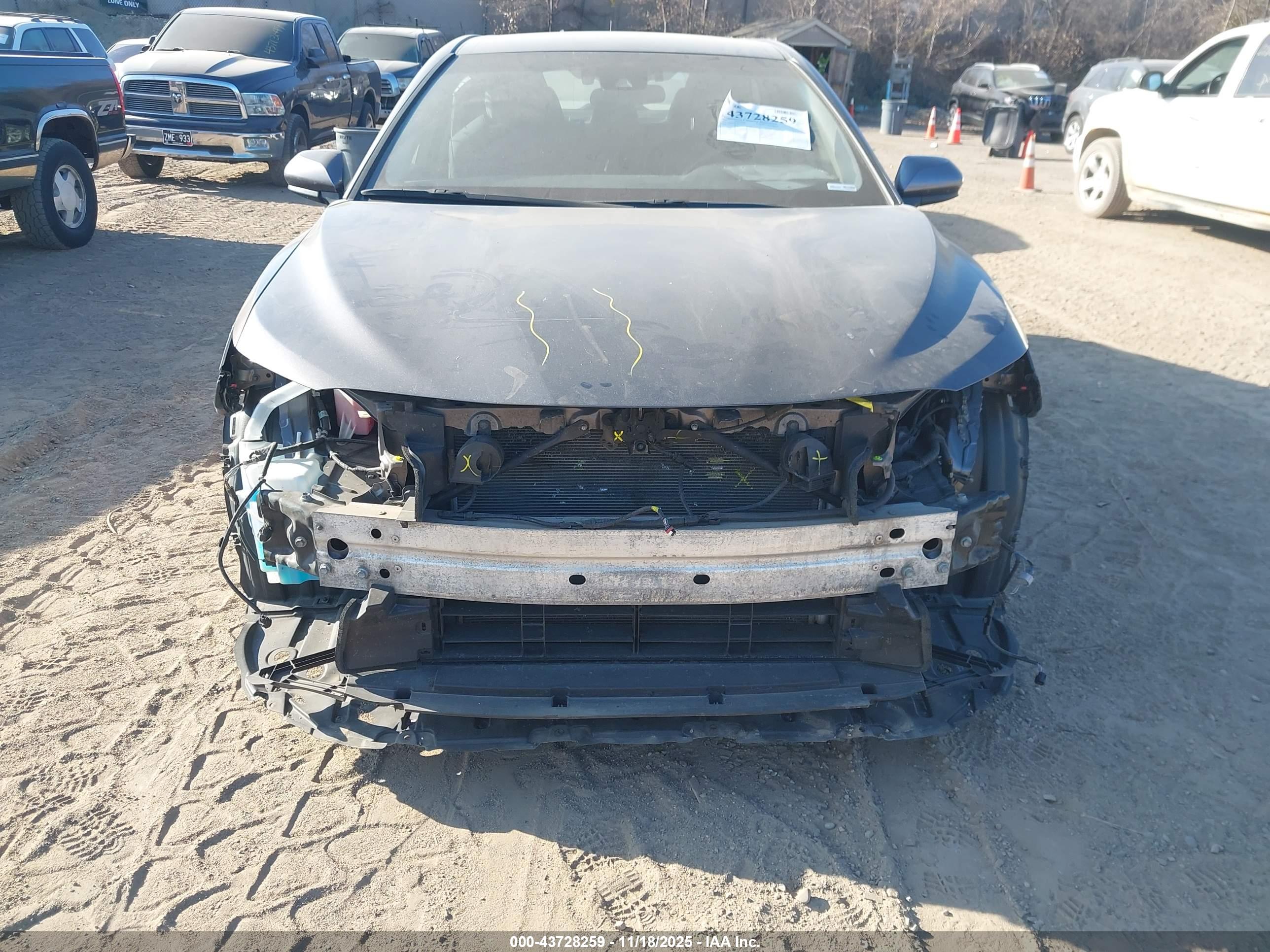 TOYOTA CAMRY image 6
