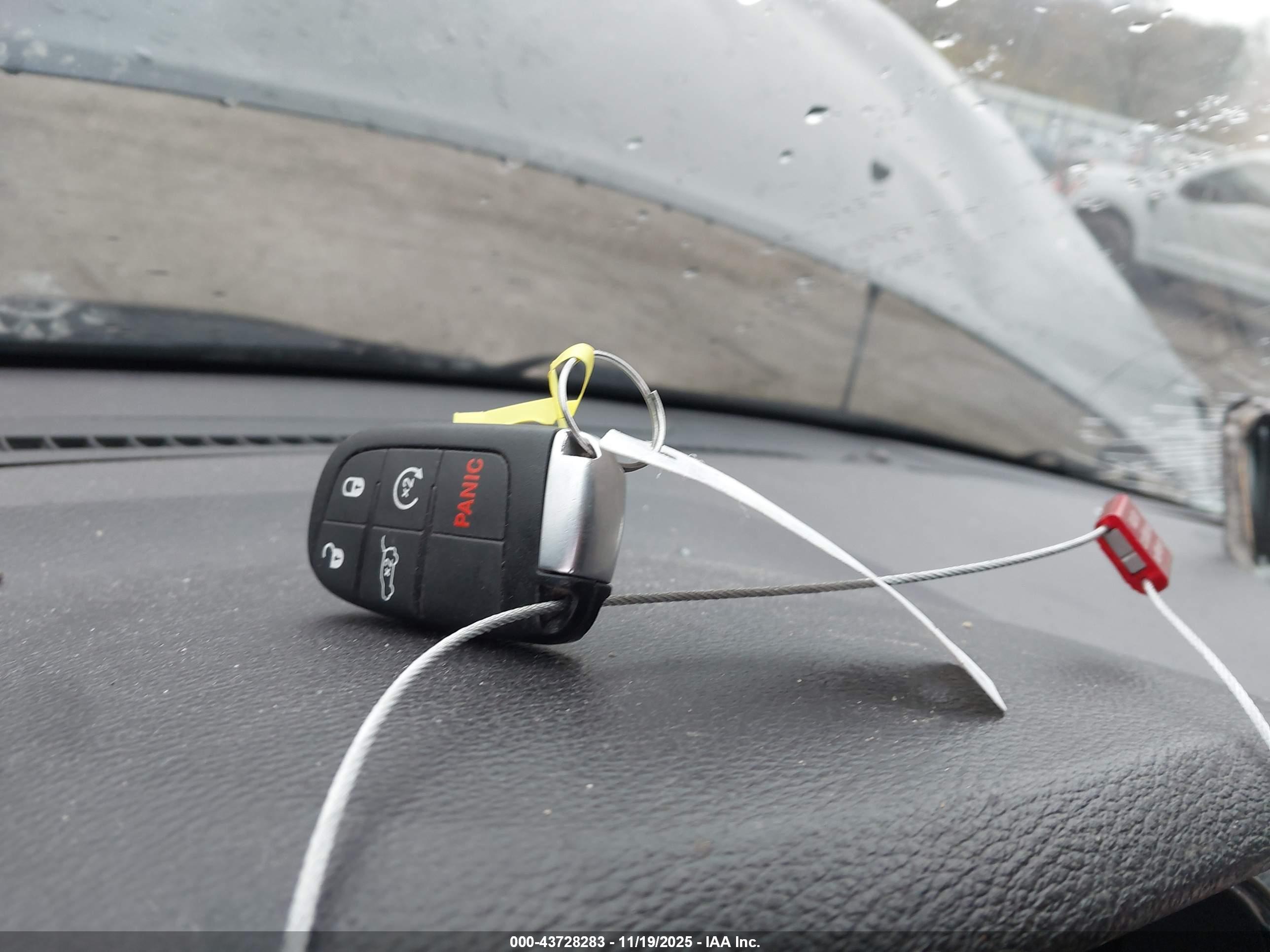 JEEP GRAND image 11