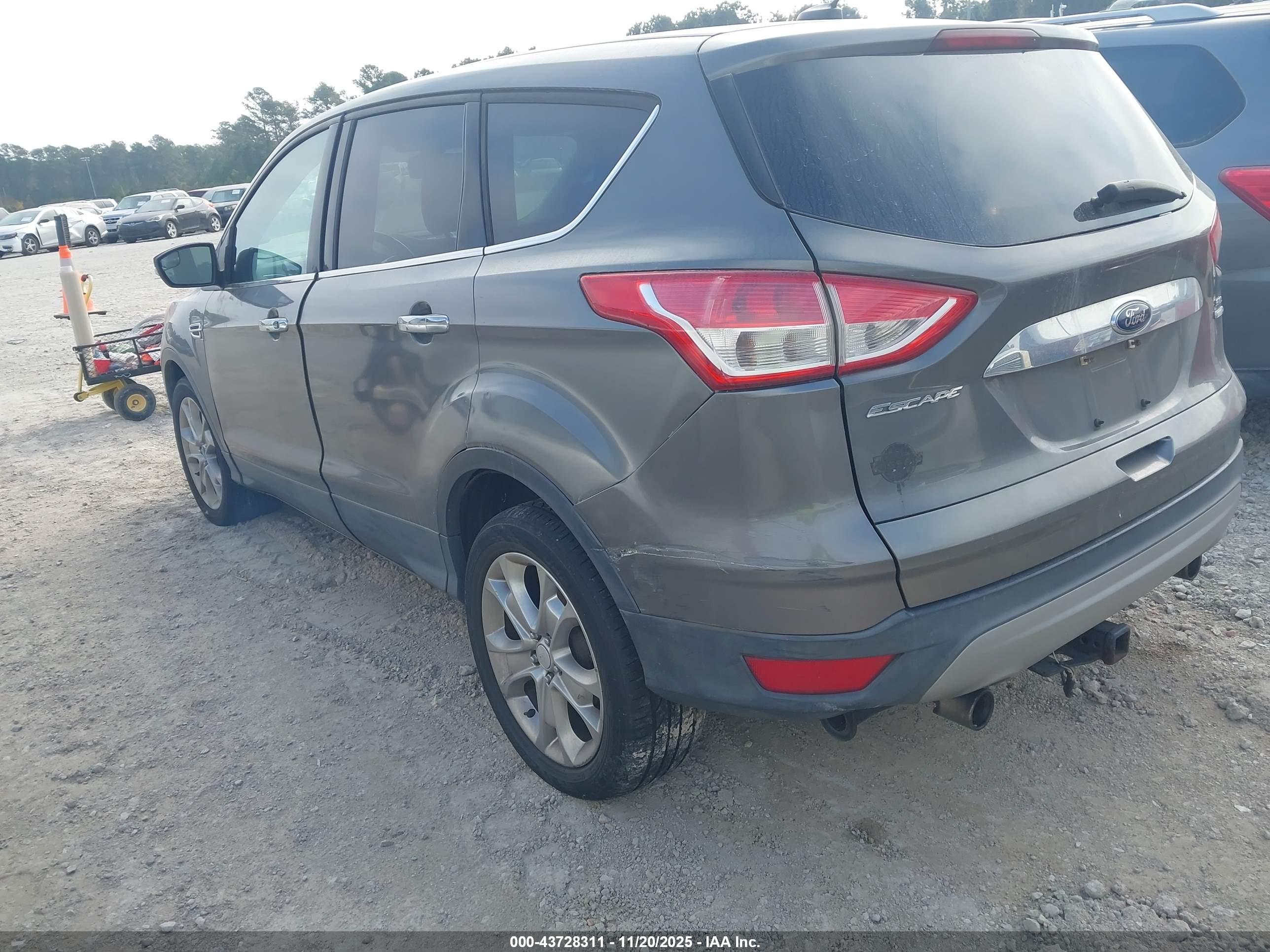 FORD ESCAPE image 3