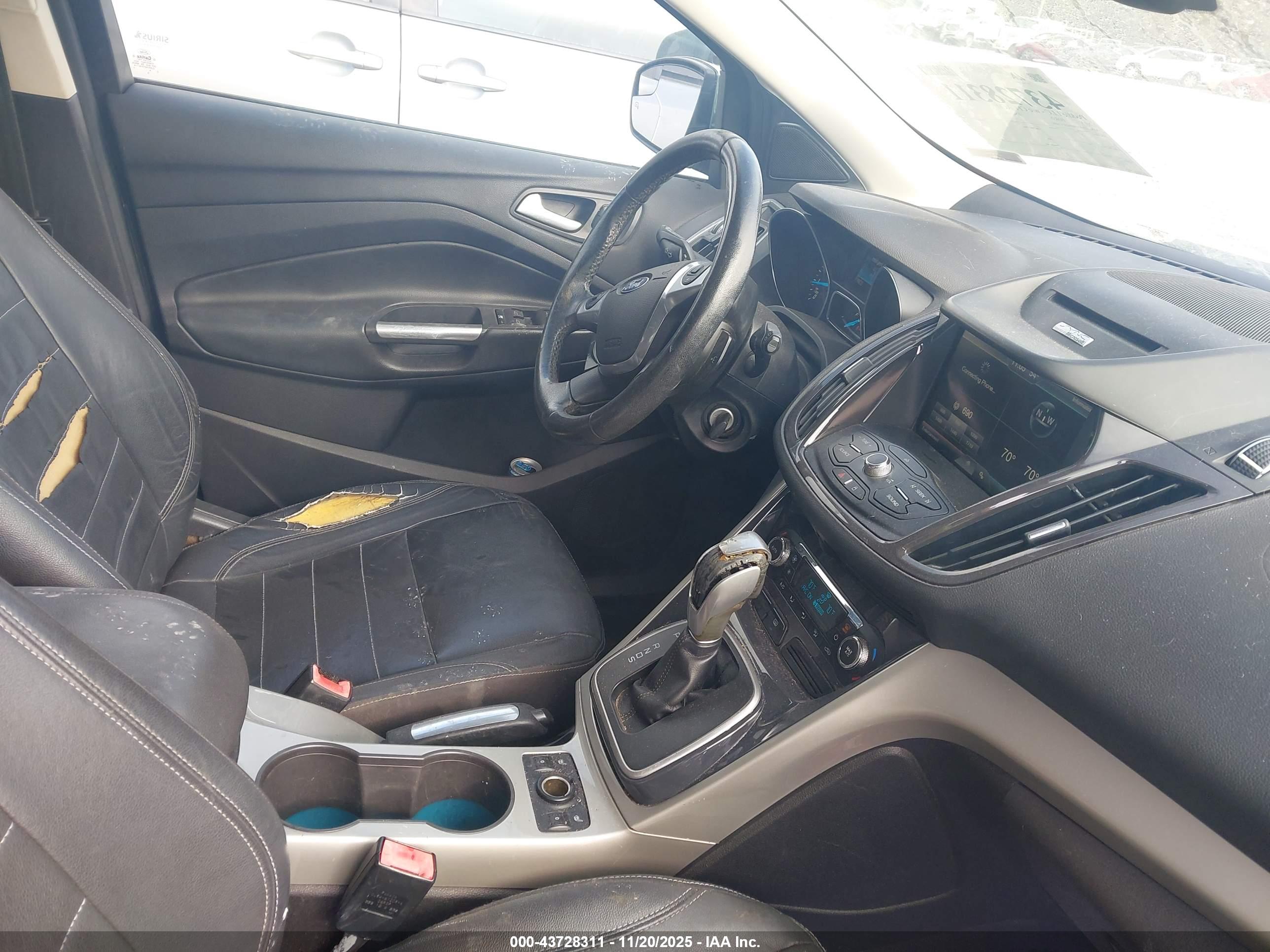 FORD ESCAPE image 5