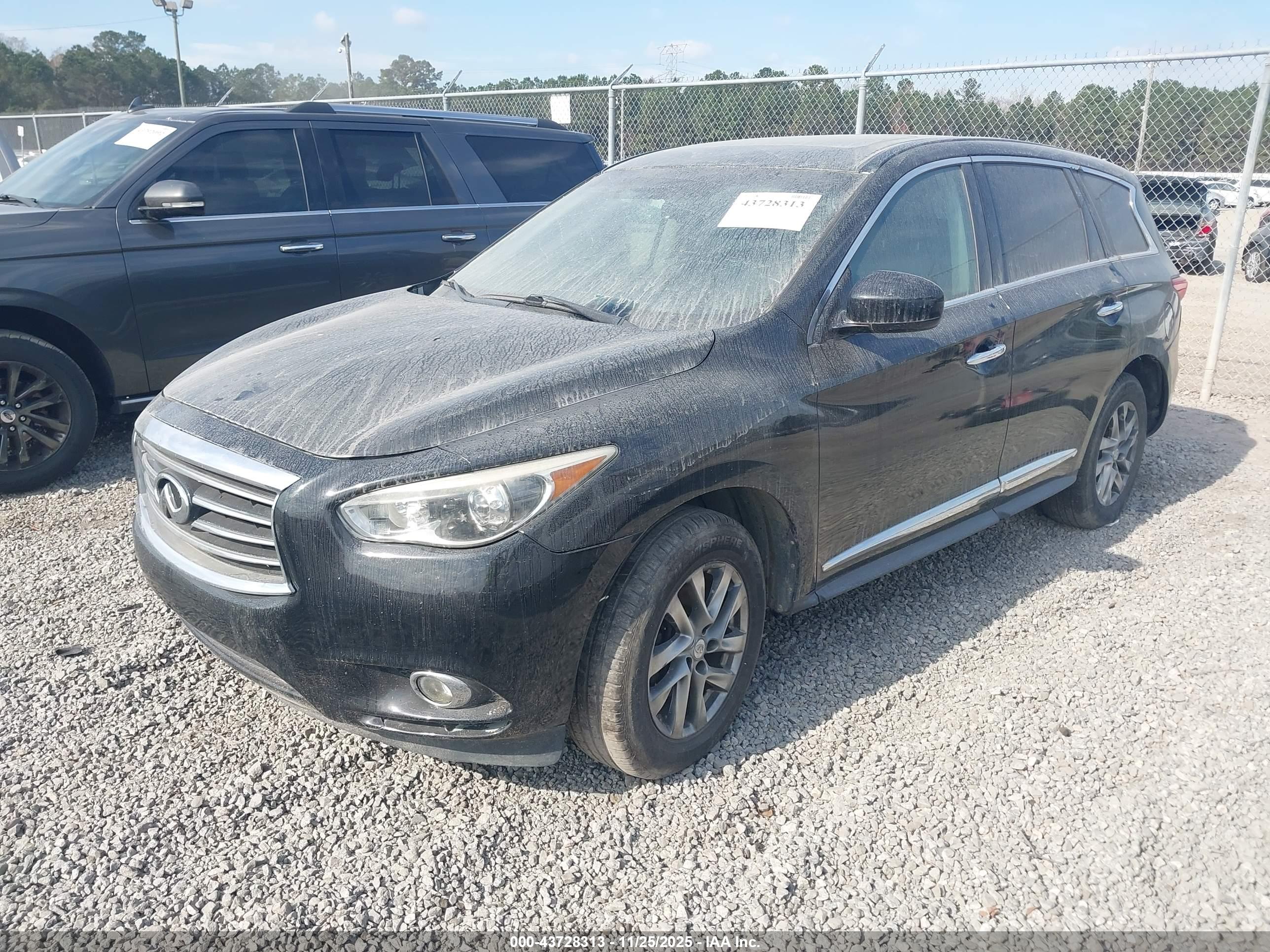 INFINITI JX35 image 2