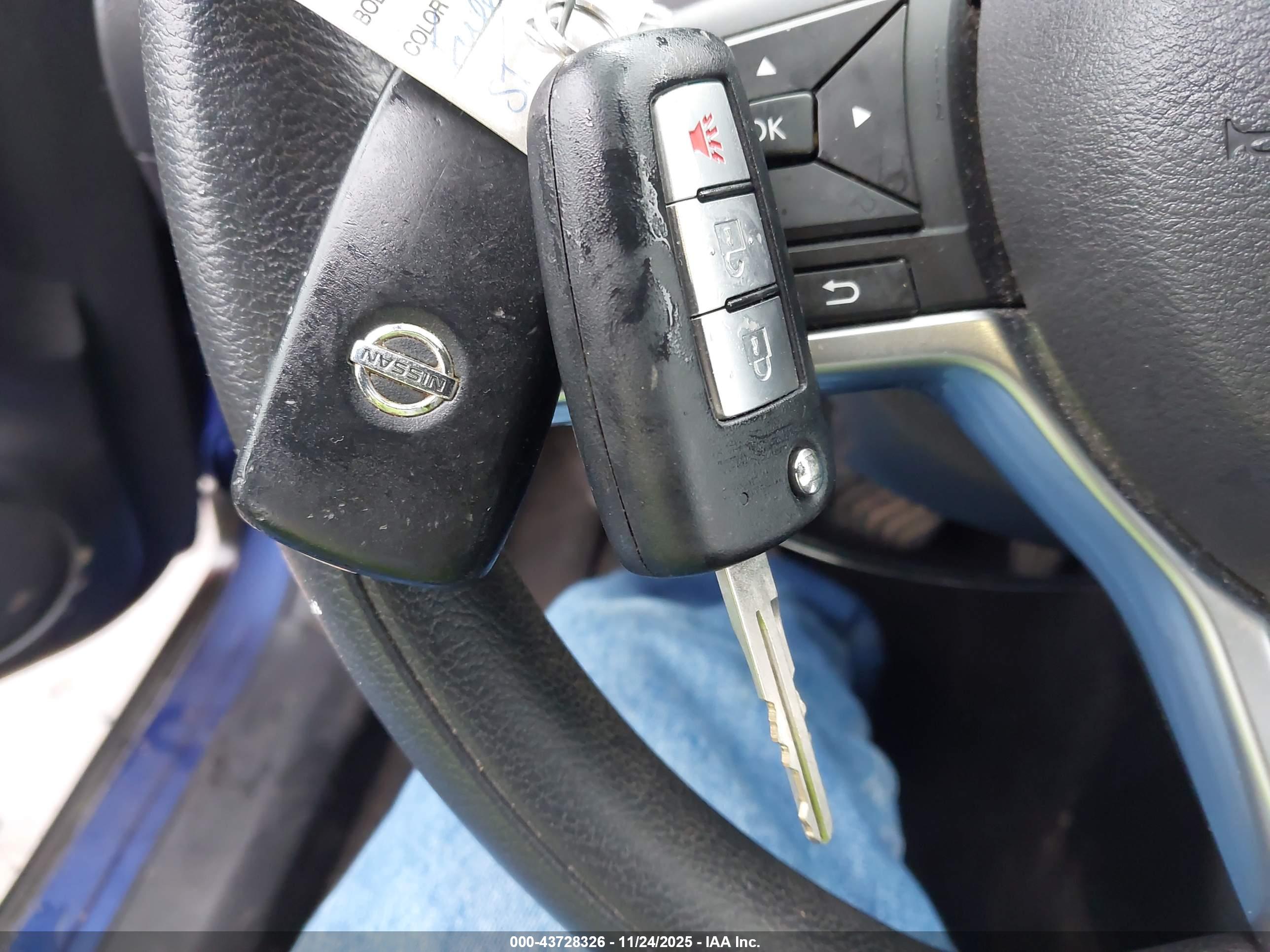 NISSAN ROGUE image 11