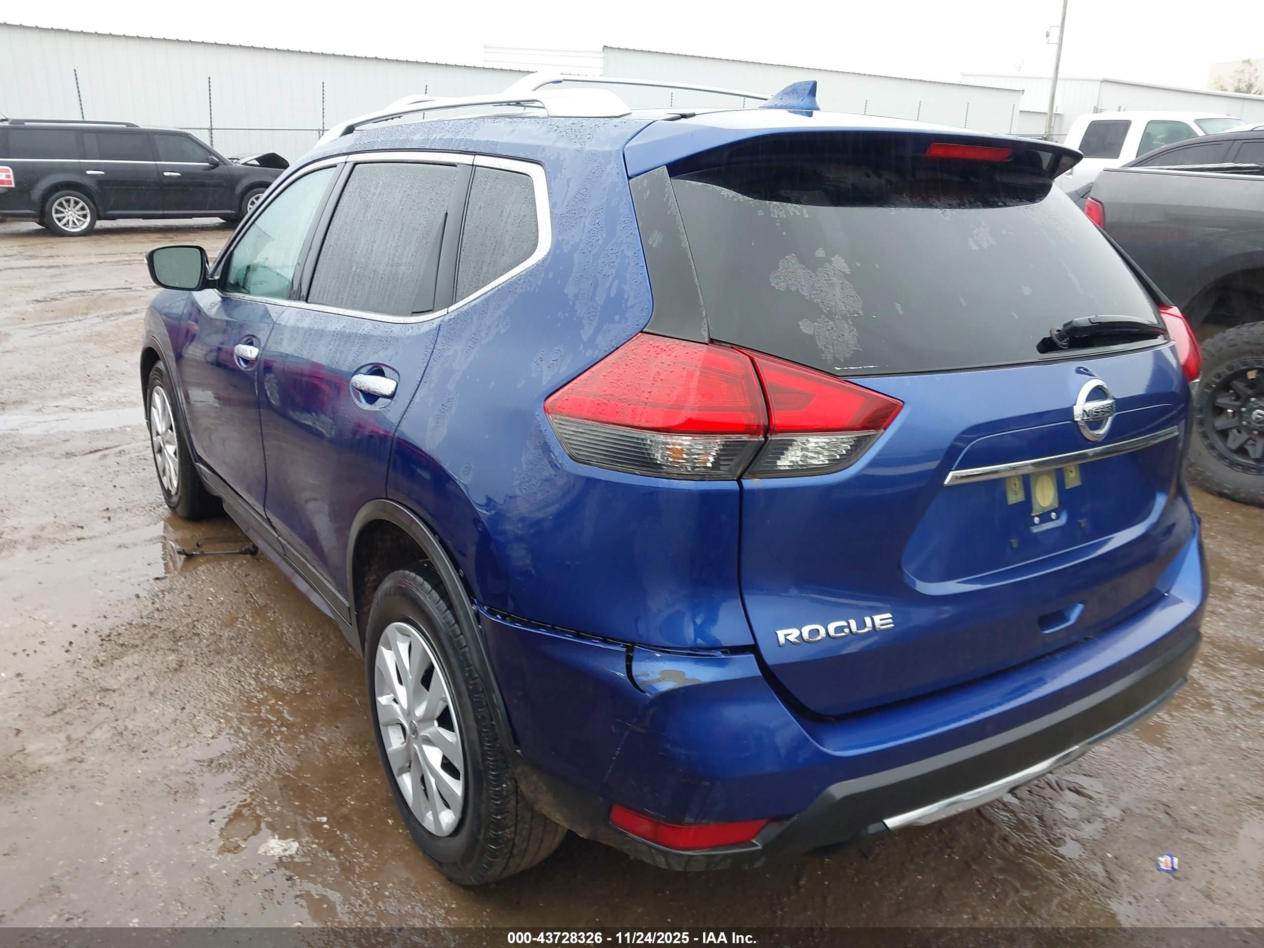 NISSAN ROGUE image 3