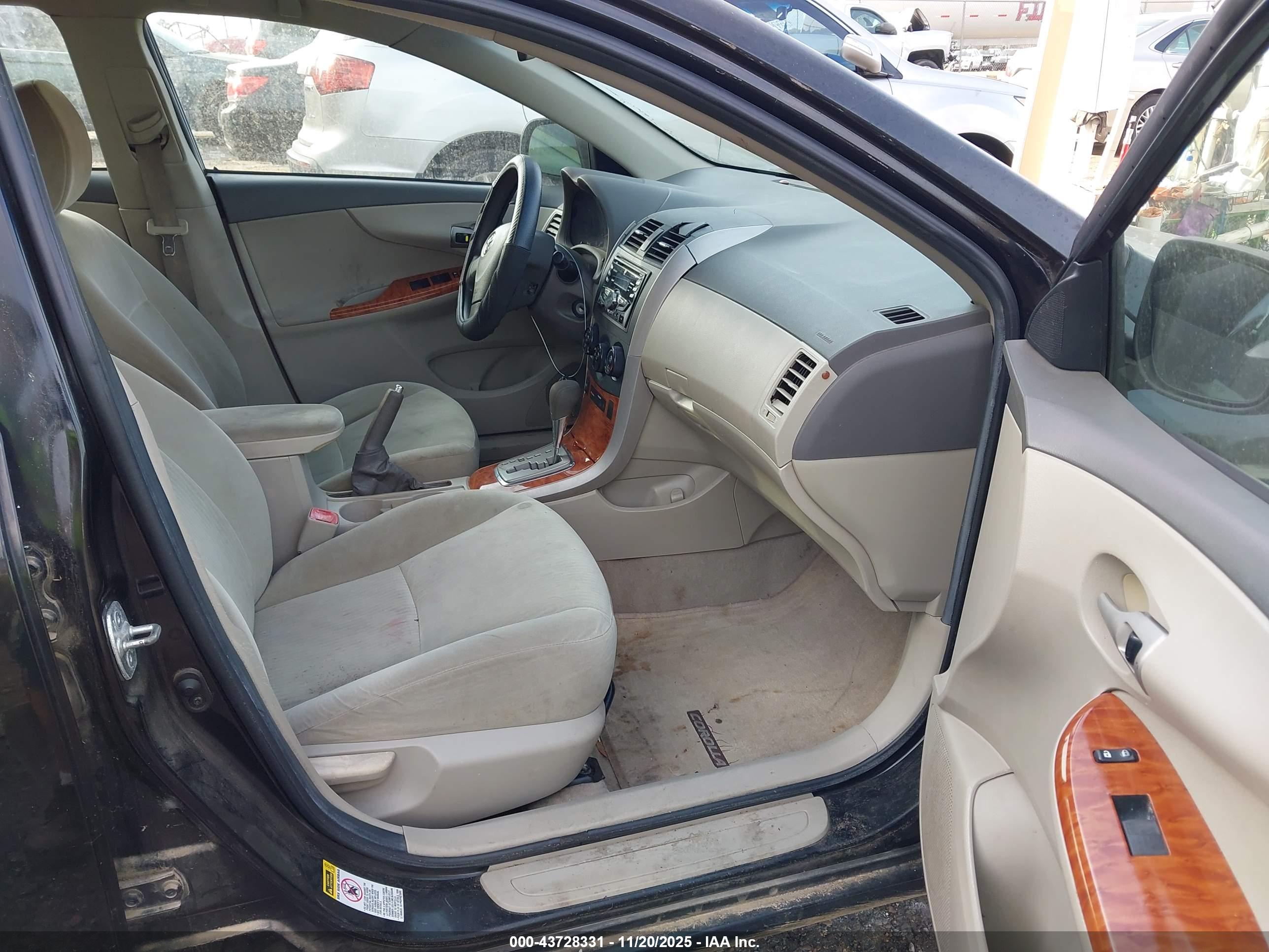 TOYOTA COROLLA image 5