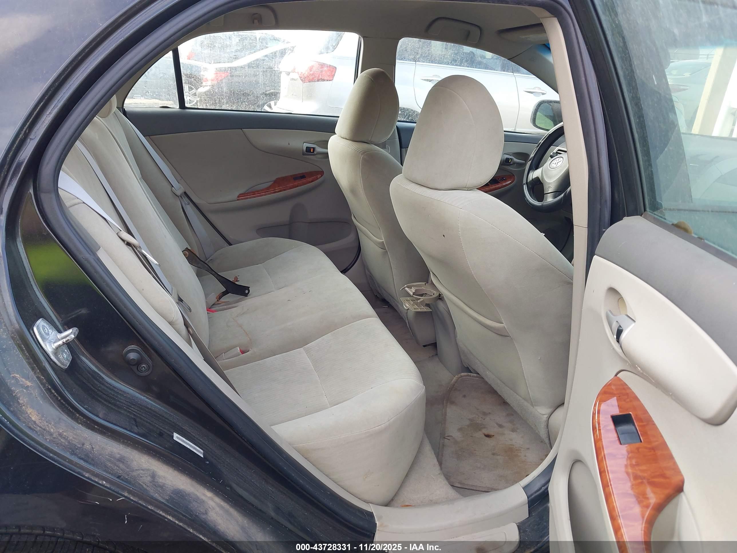 TOYOTA COROLLA image 8