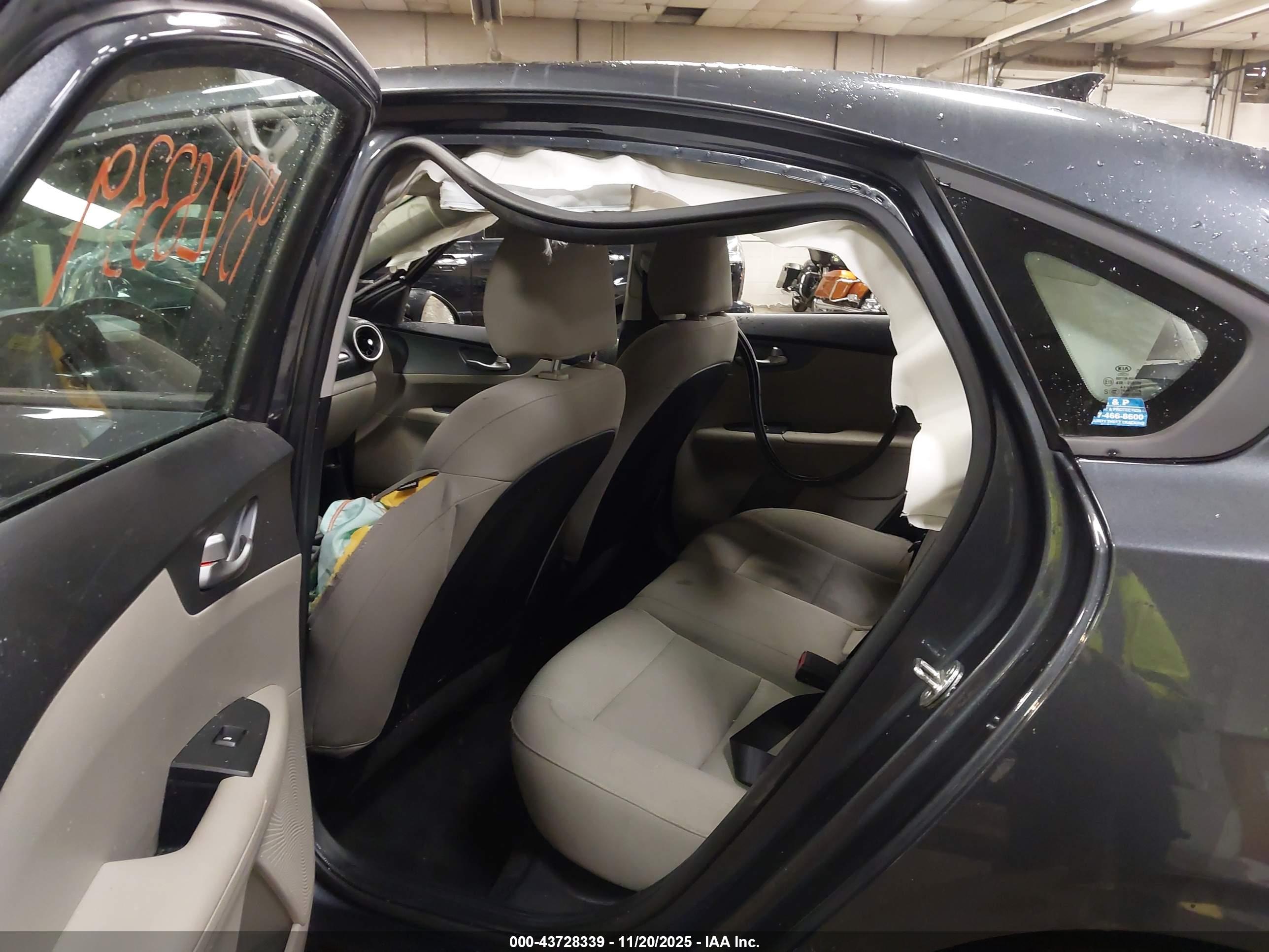 KIA FORTE image 8
