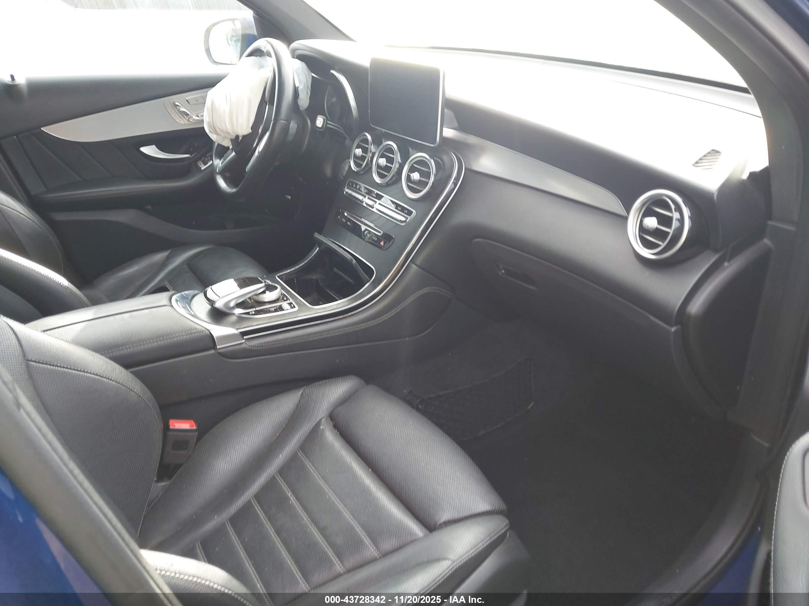 MERCEDES-BENZ GLC image 5