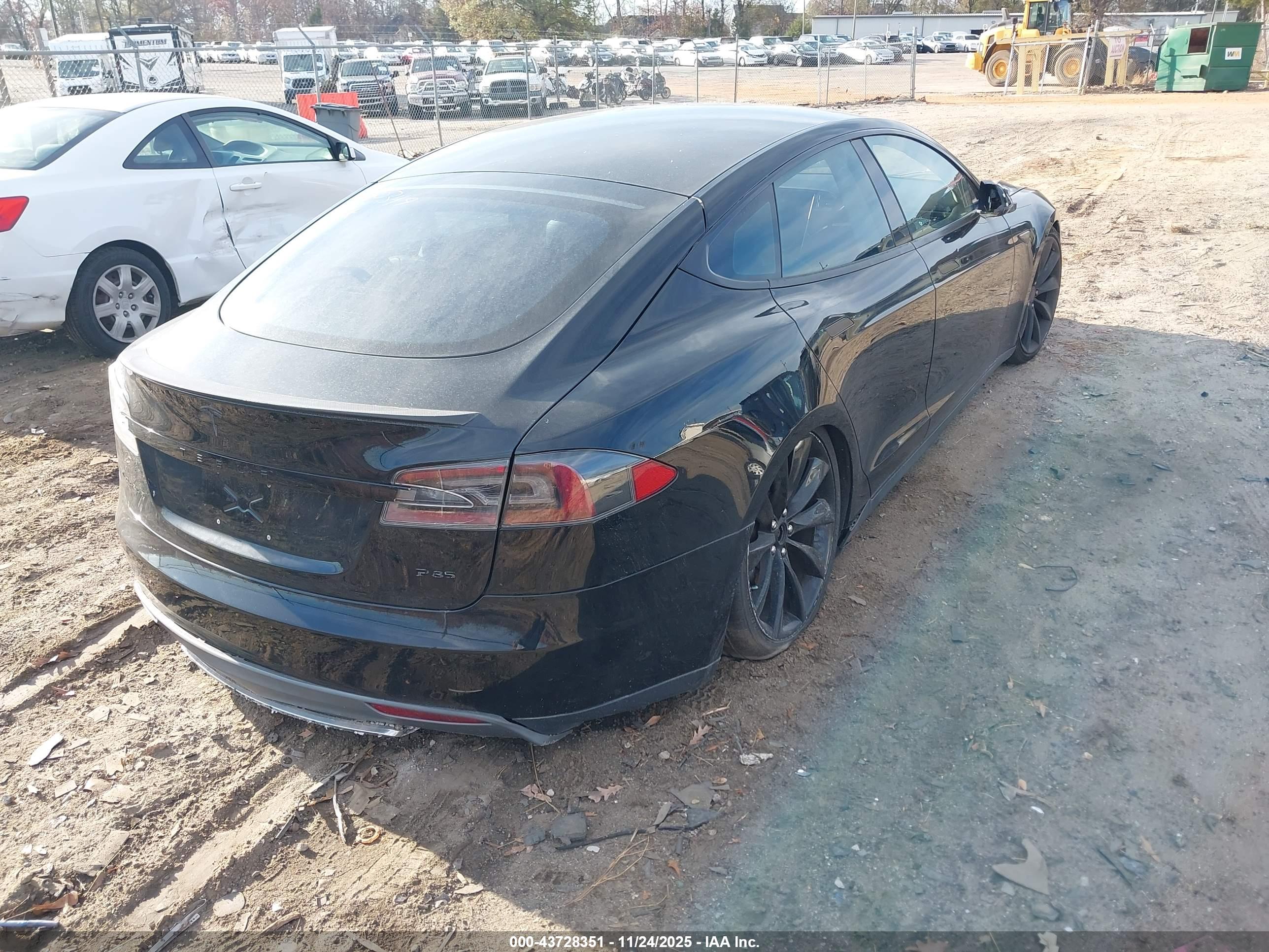 TESLA MODEL image 4