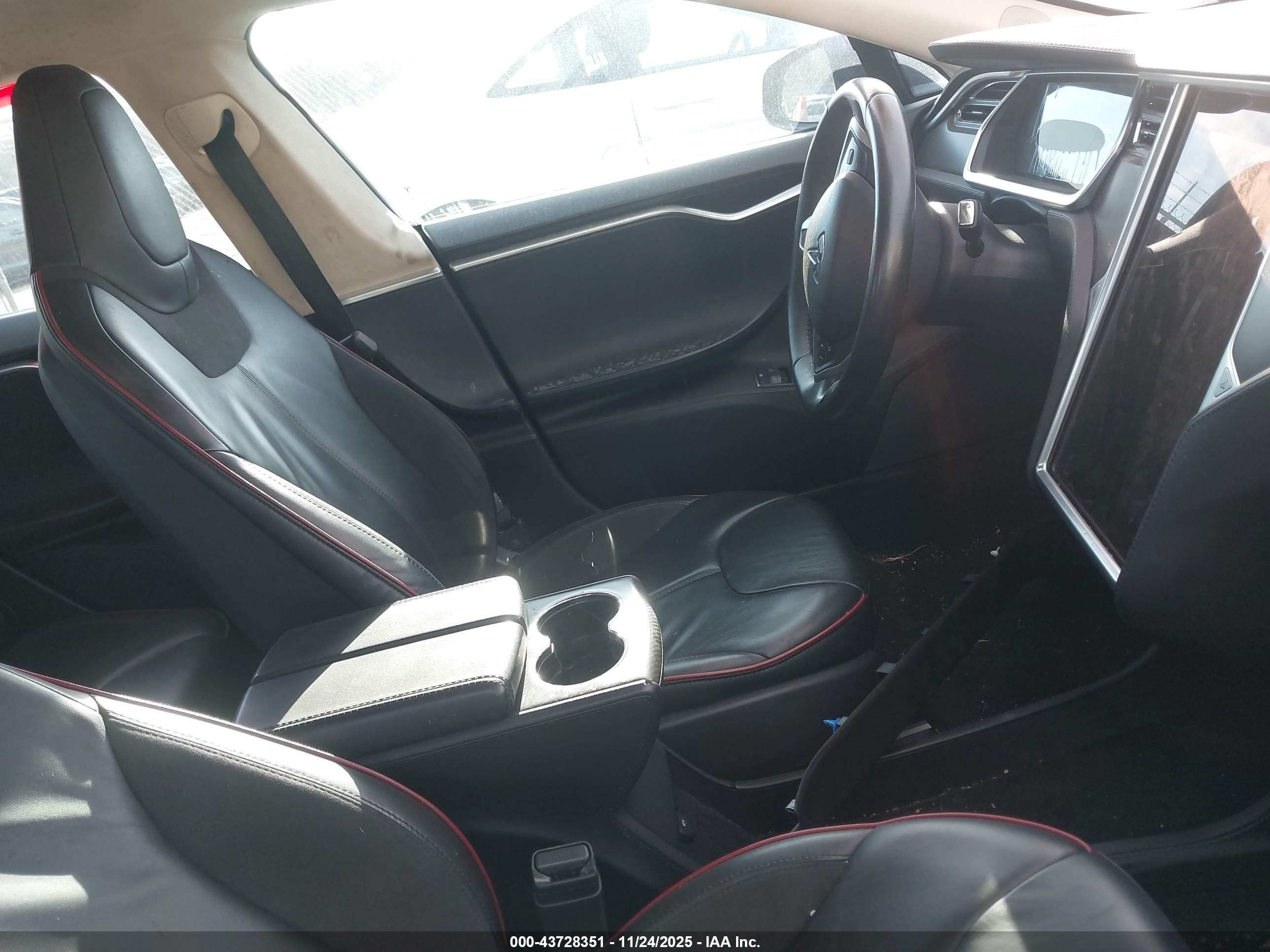 TESLA MODEL image 5