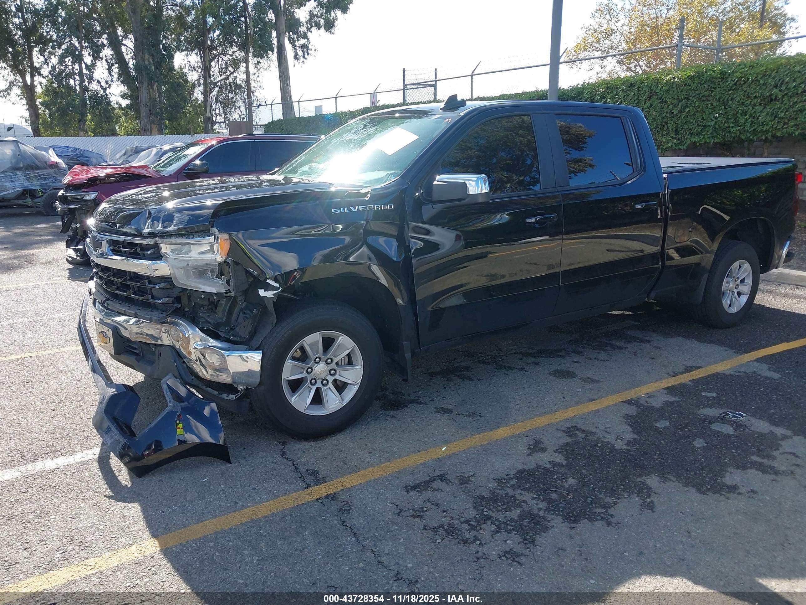 CHEVROLET SILVERADO image 2