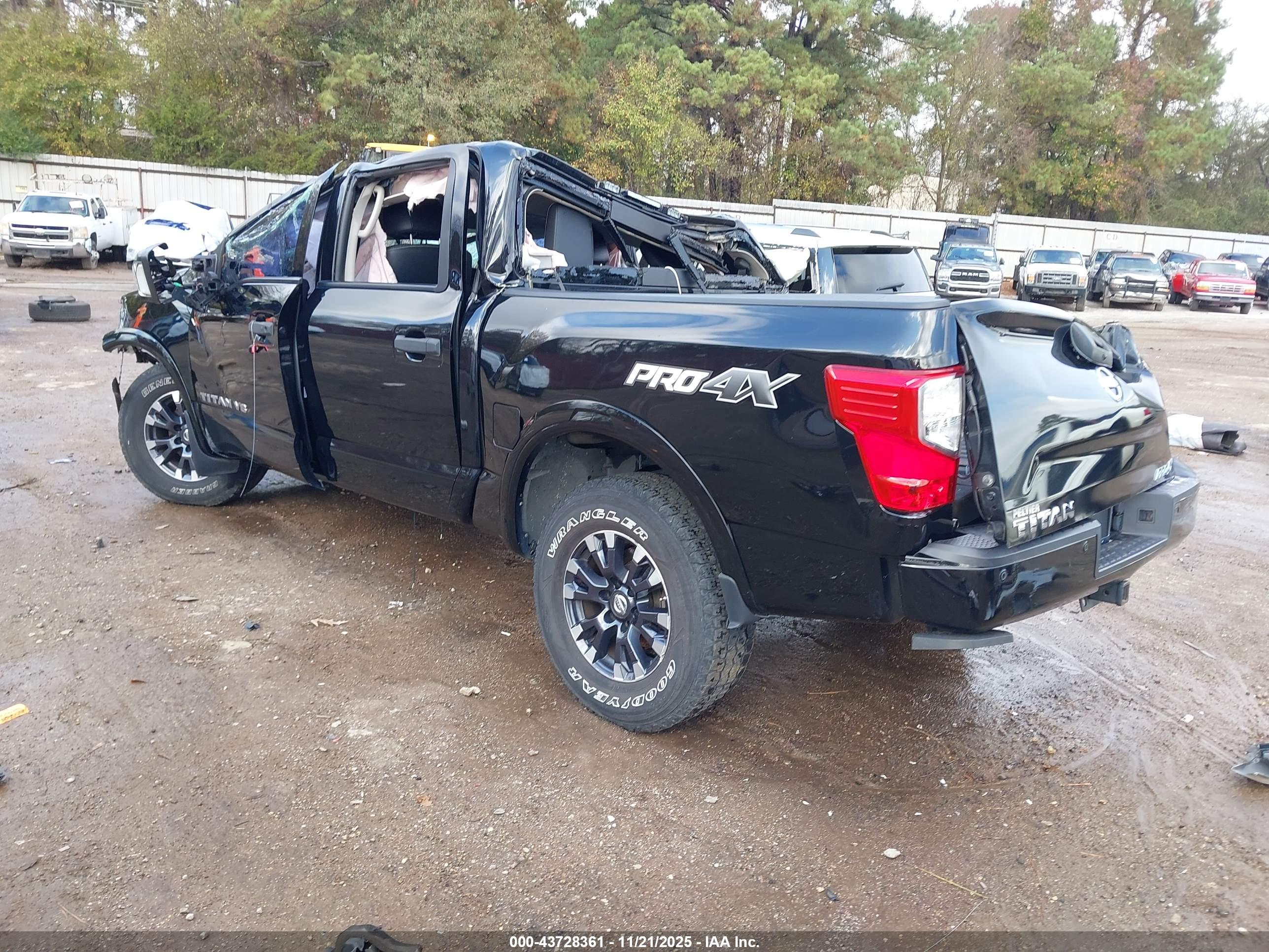 NISSAN TITAN image 3