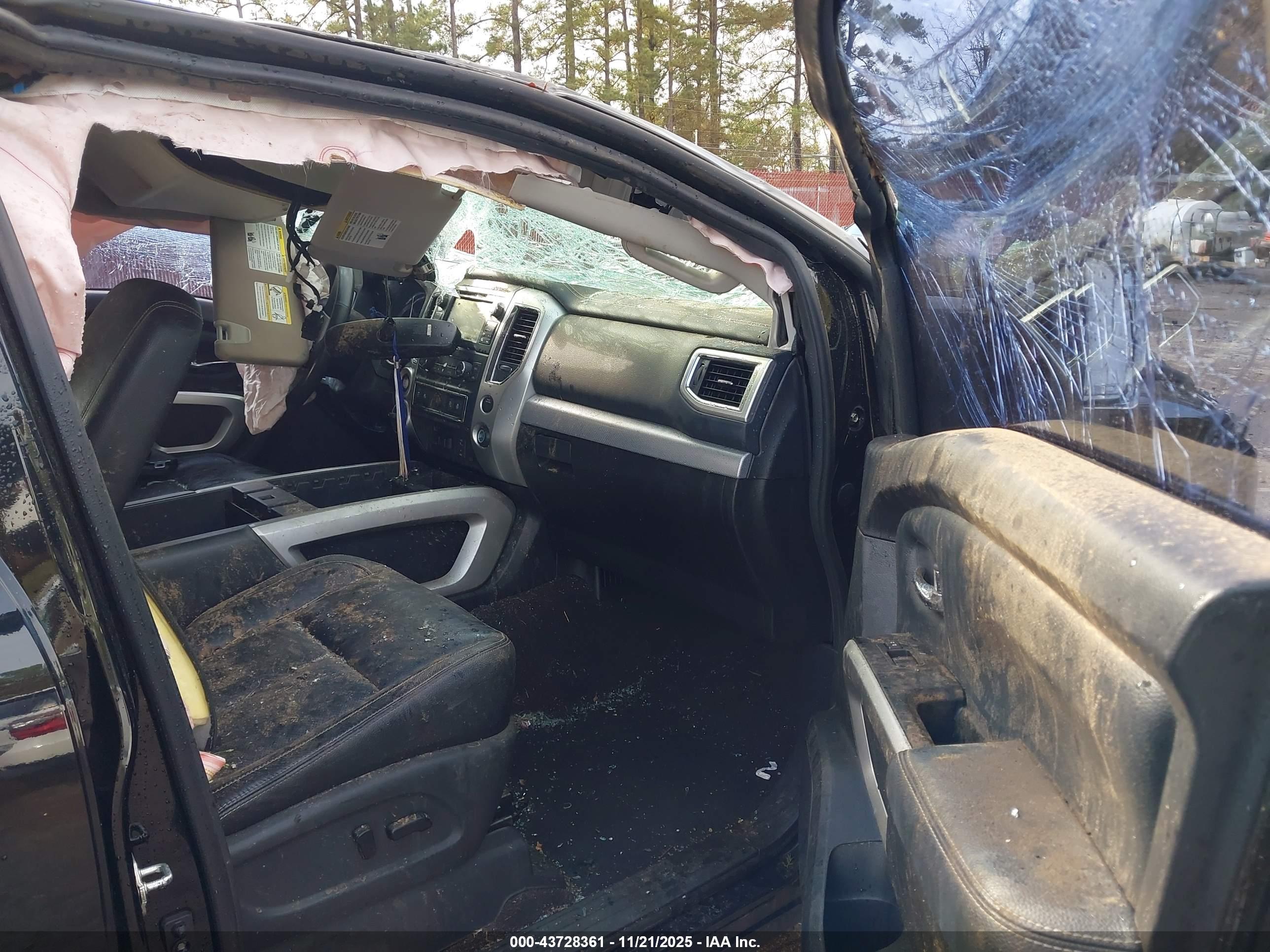 NISSAN TITAN image 5