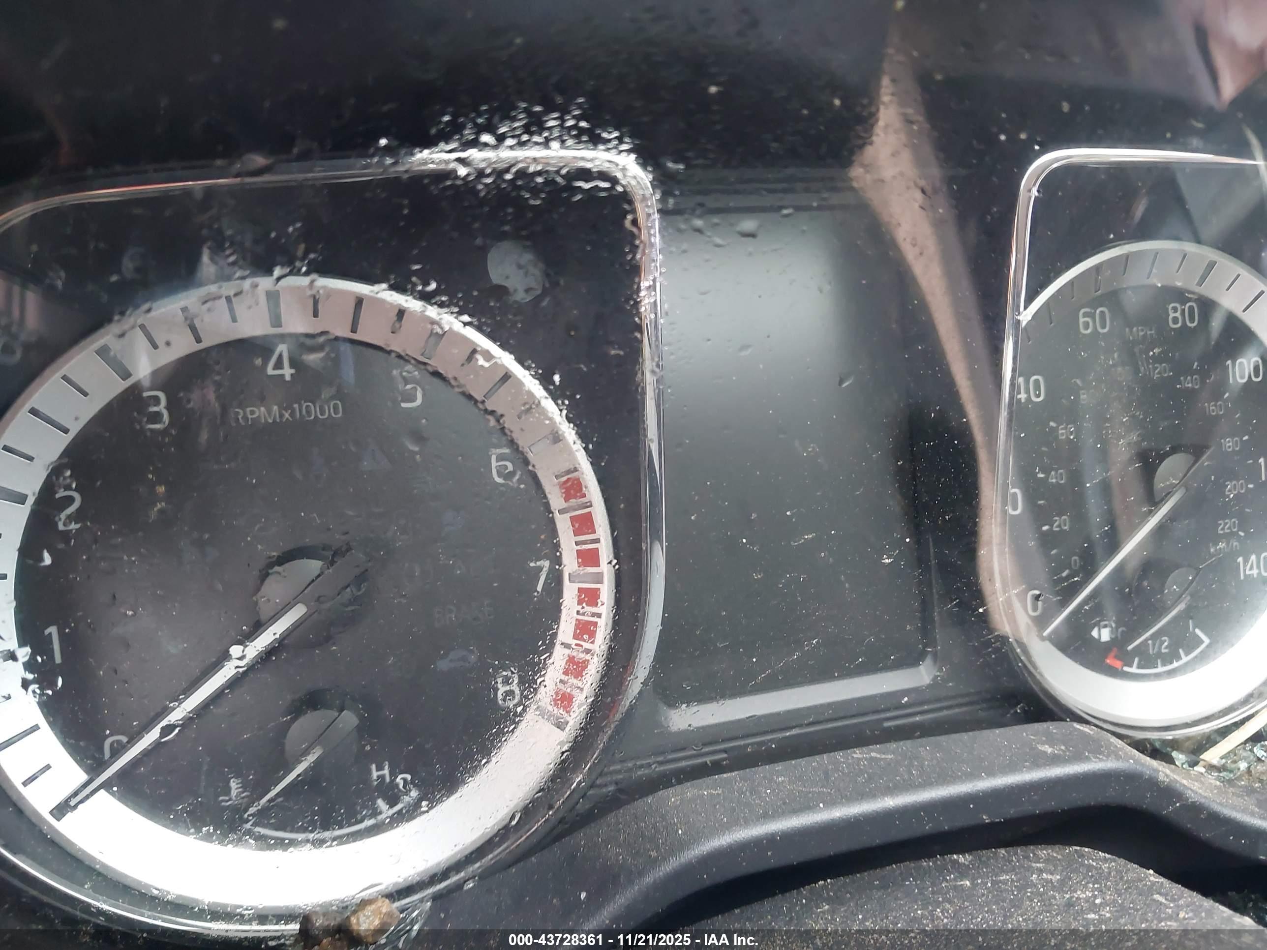 NISSAN TITAN image 7