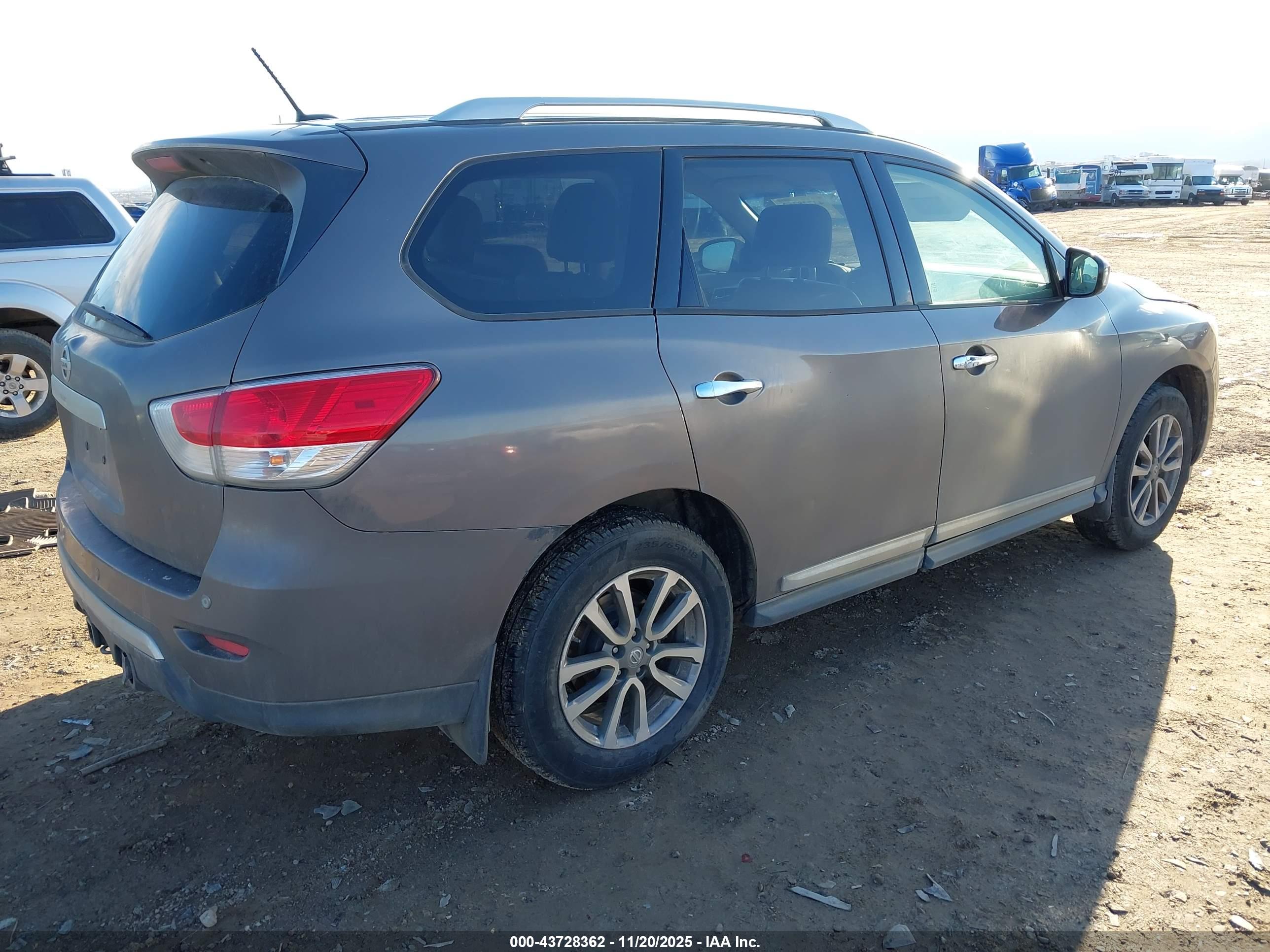 NISSAN PATHFINDER image 4
