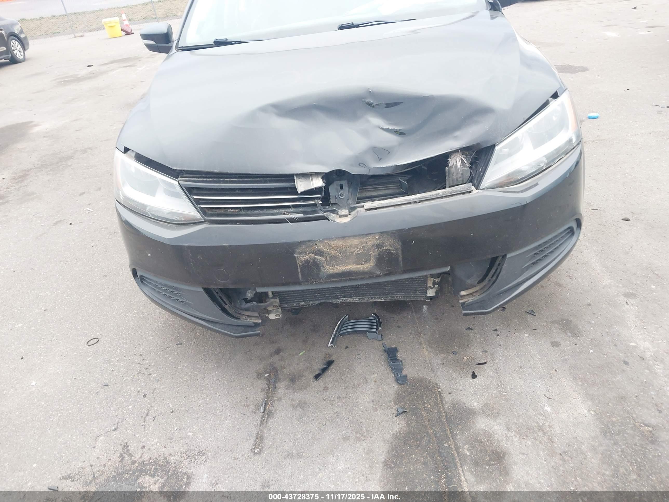 VOLKSWAGEN JETTA image 6