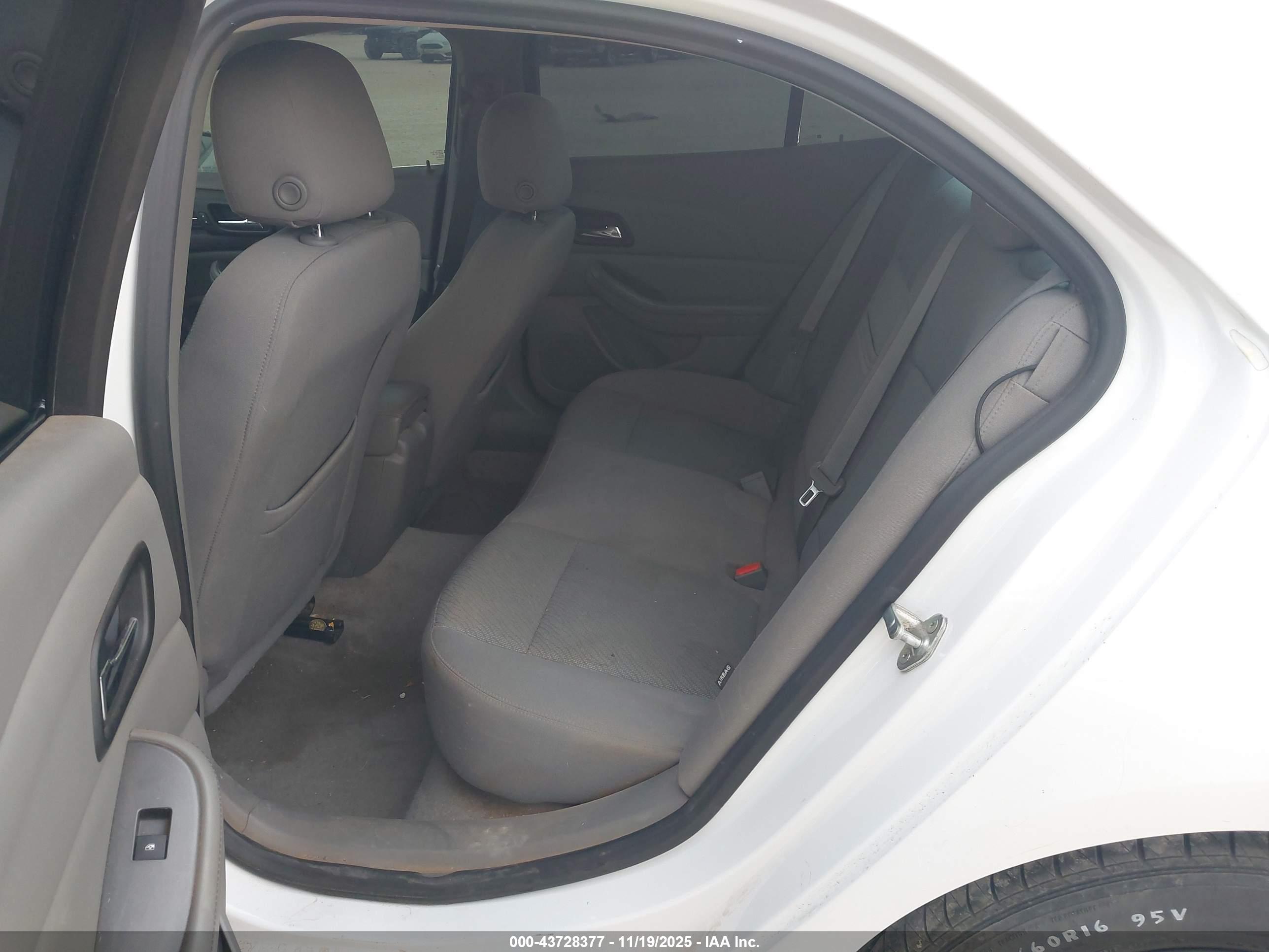 CHEVROLET MALIBU image 8