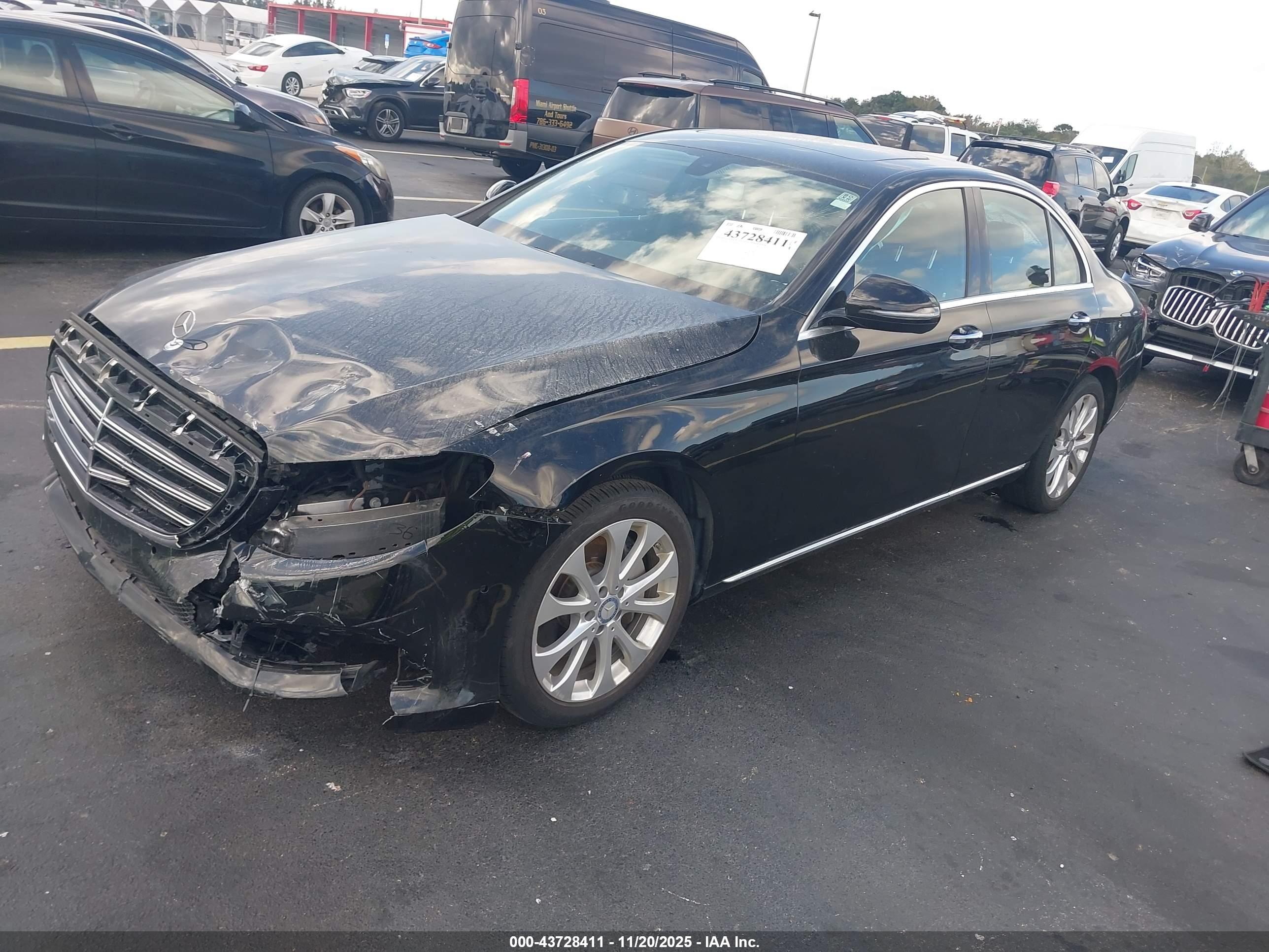 MERCEDES-BENZ E image 2