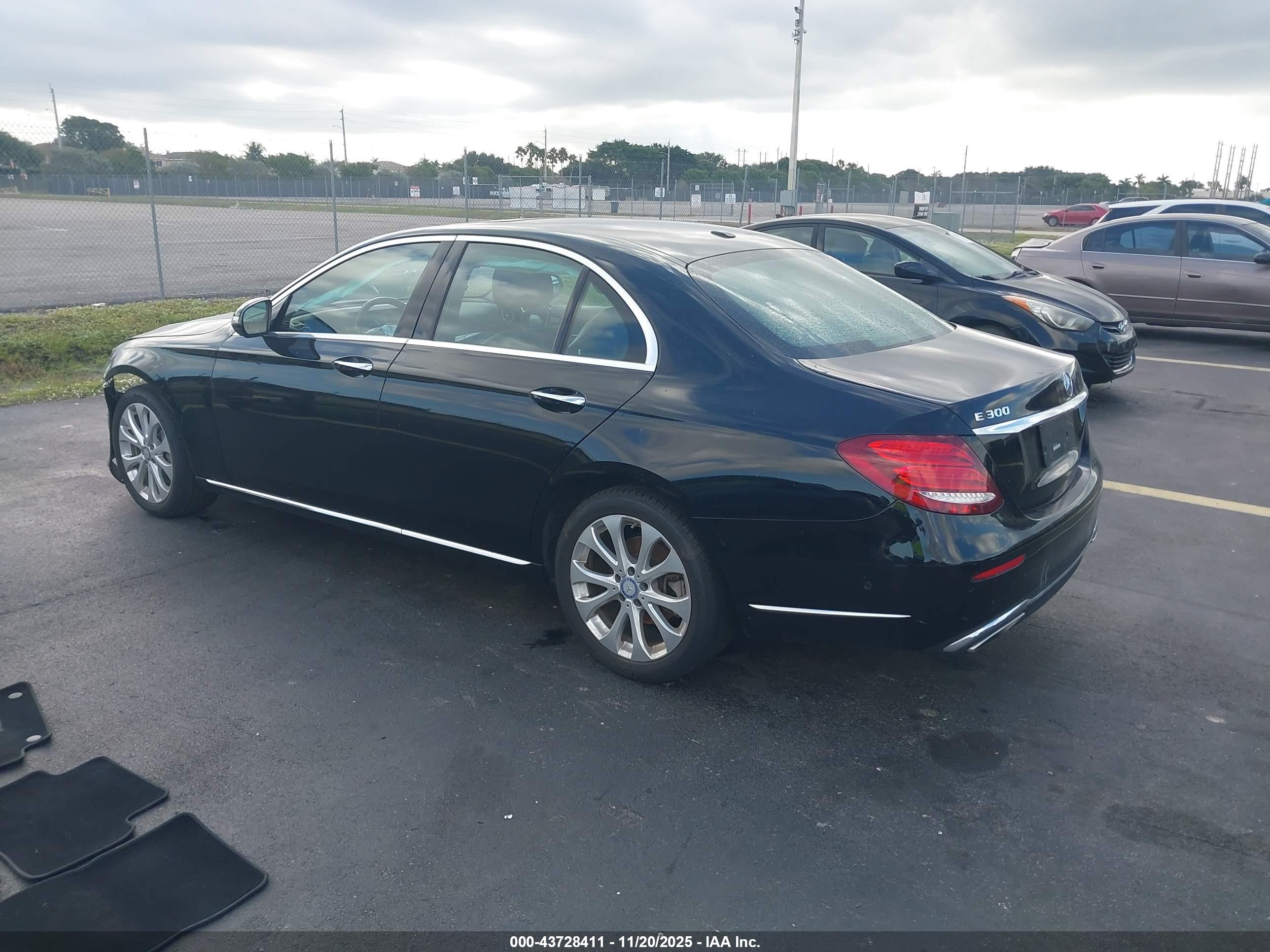 MERCEDES-BENZ E image 3