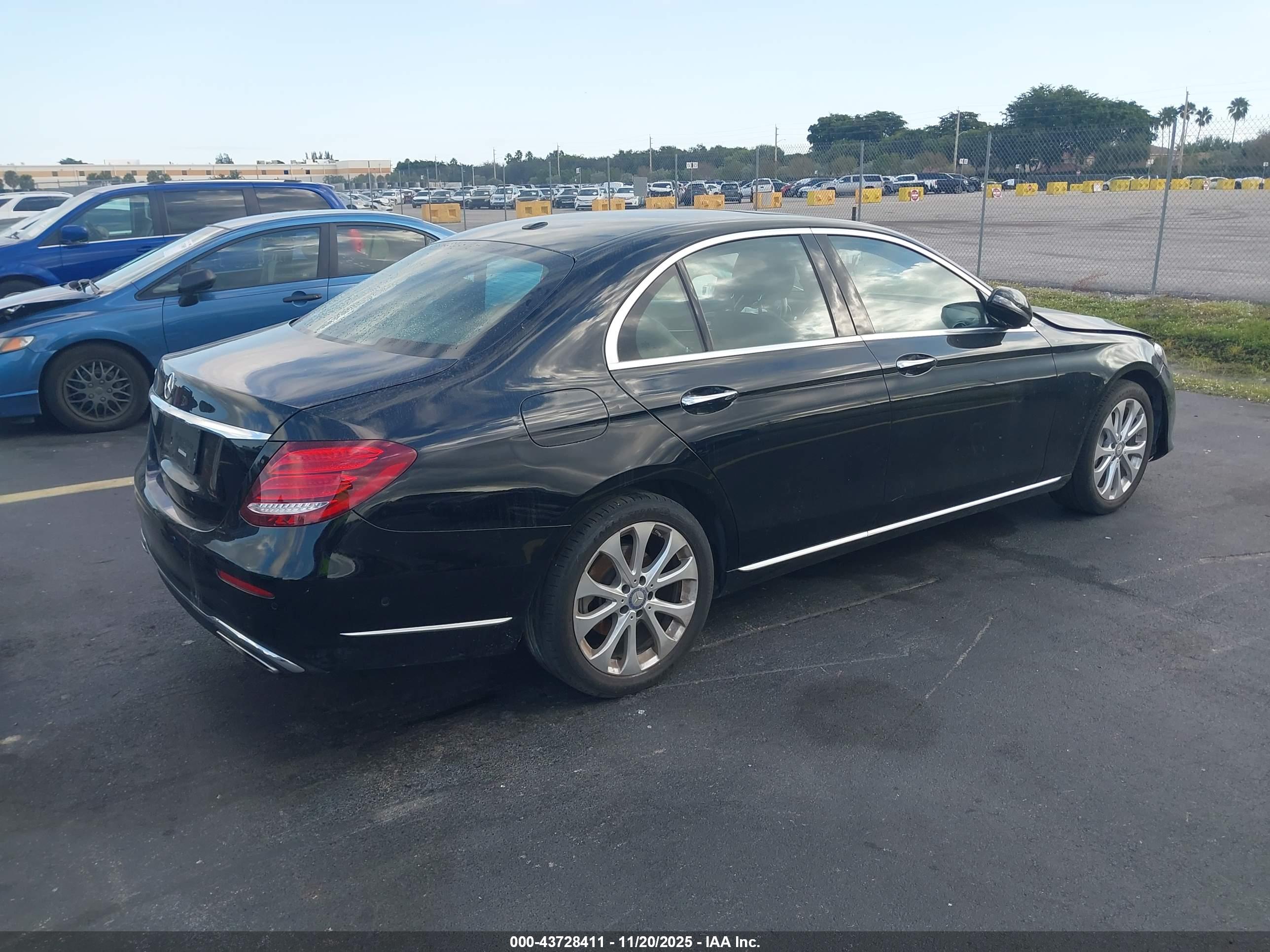 MERCEDES-BENZ E image 4