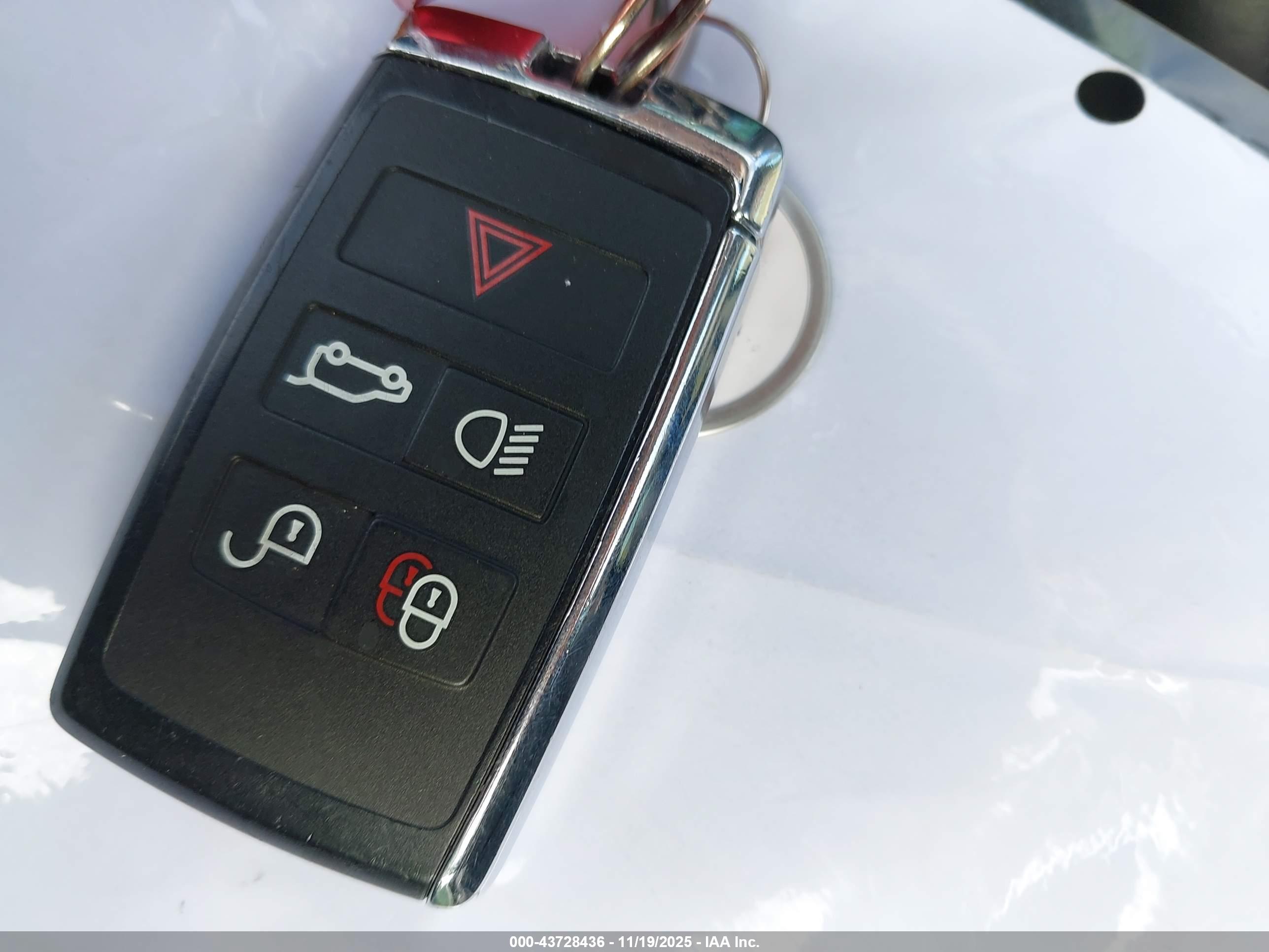 LAND ROVER image 11
