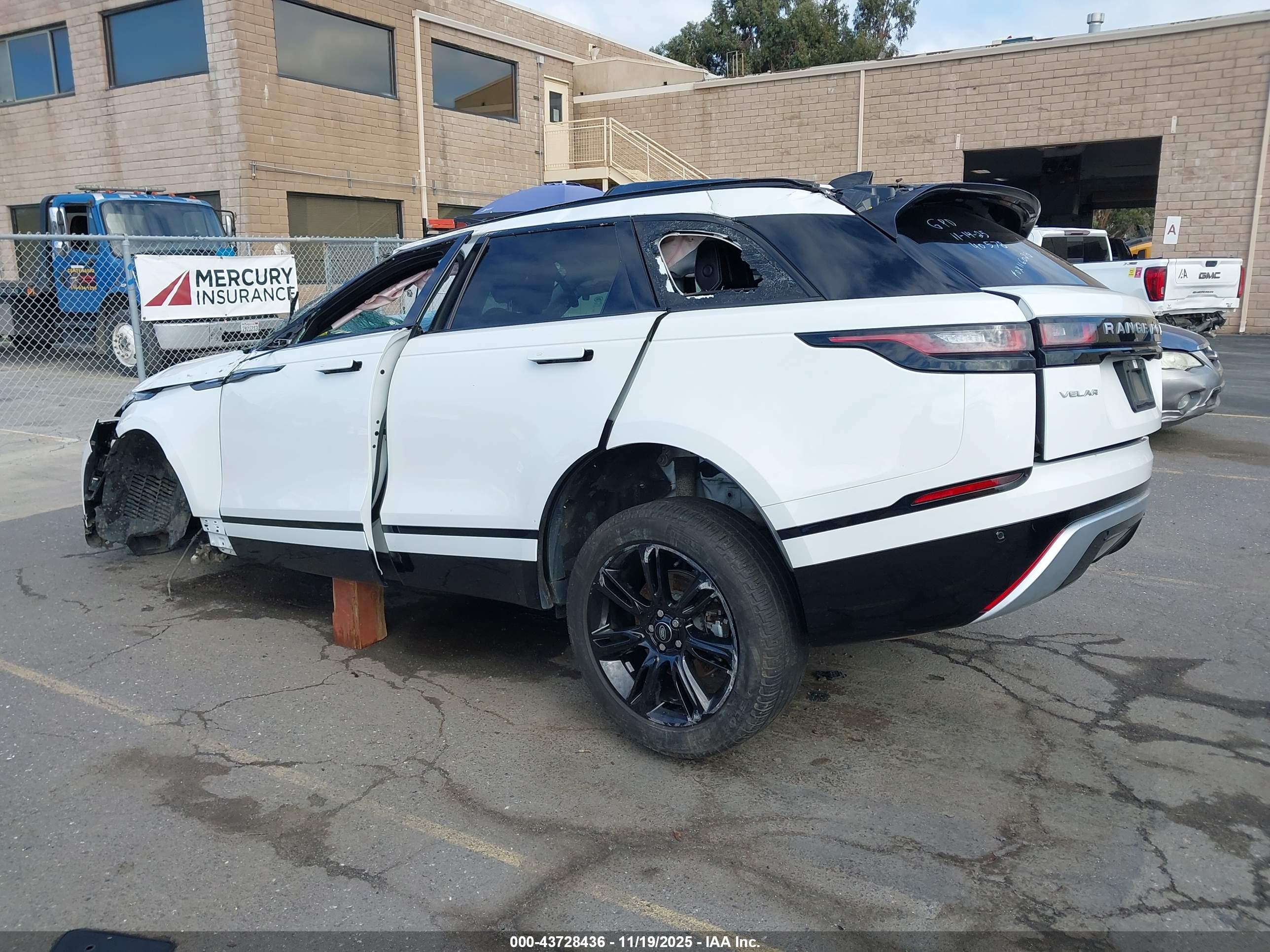 LAND ROVER image 3