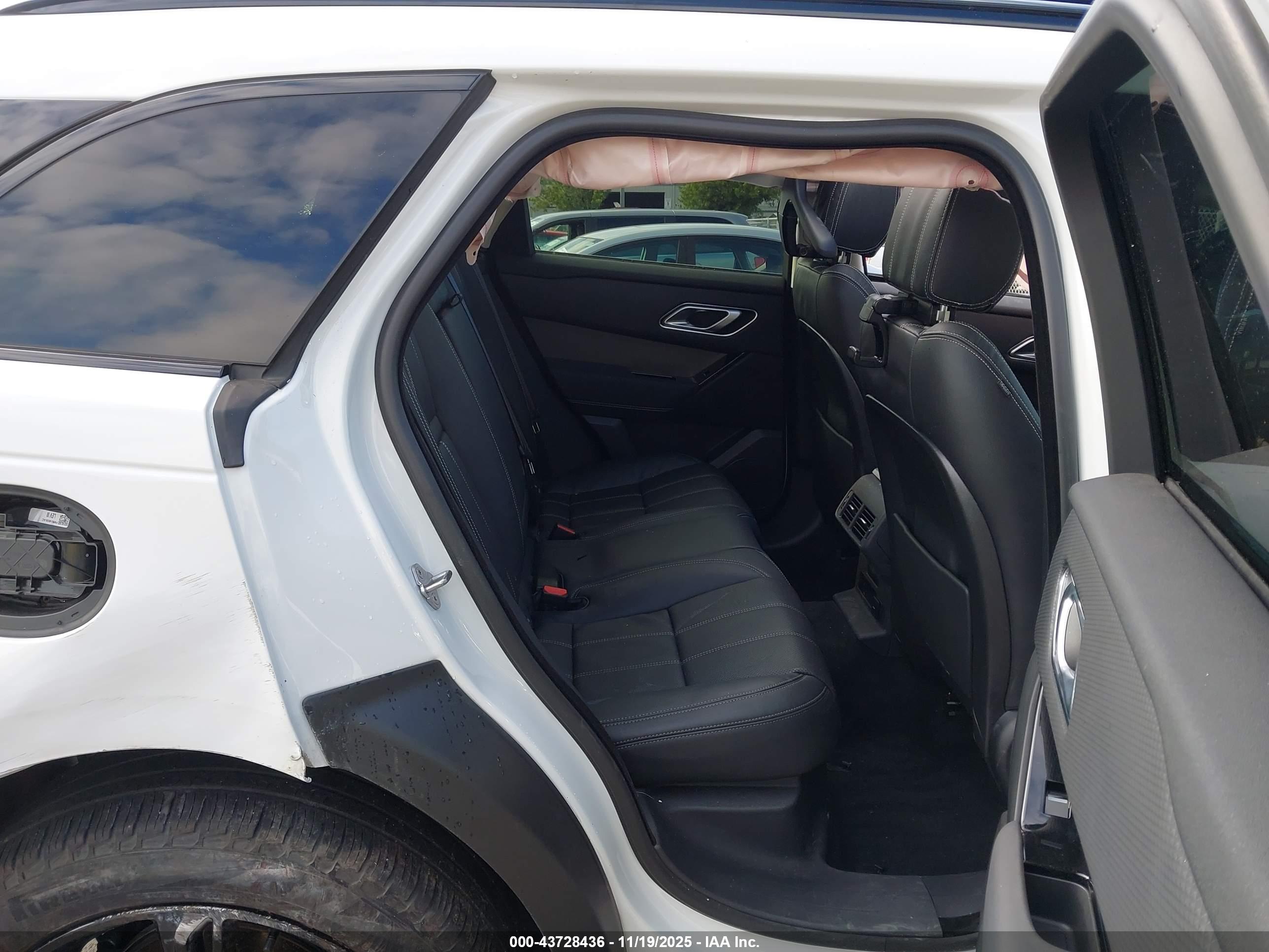 LAND ROVER image 8