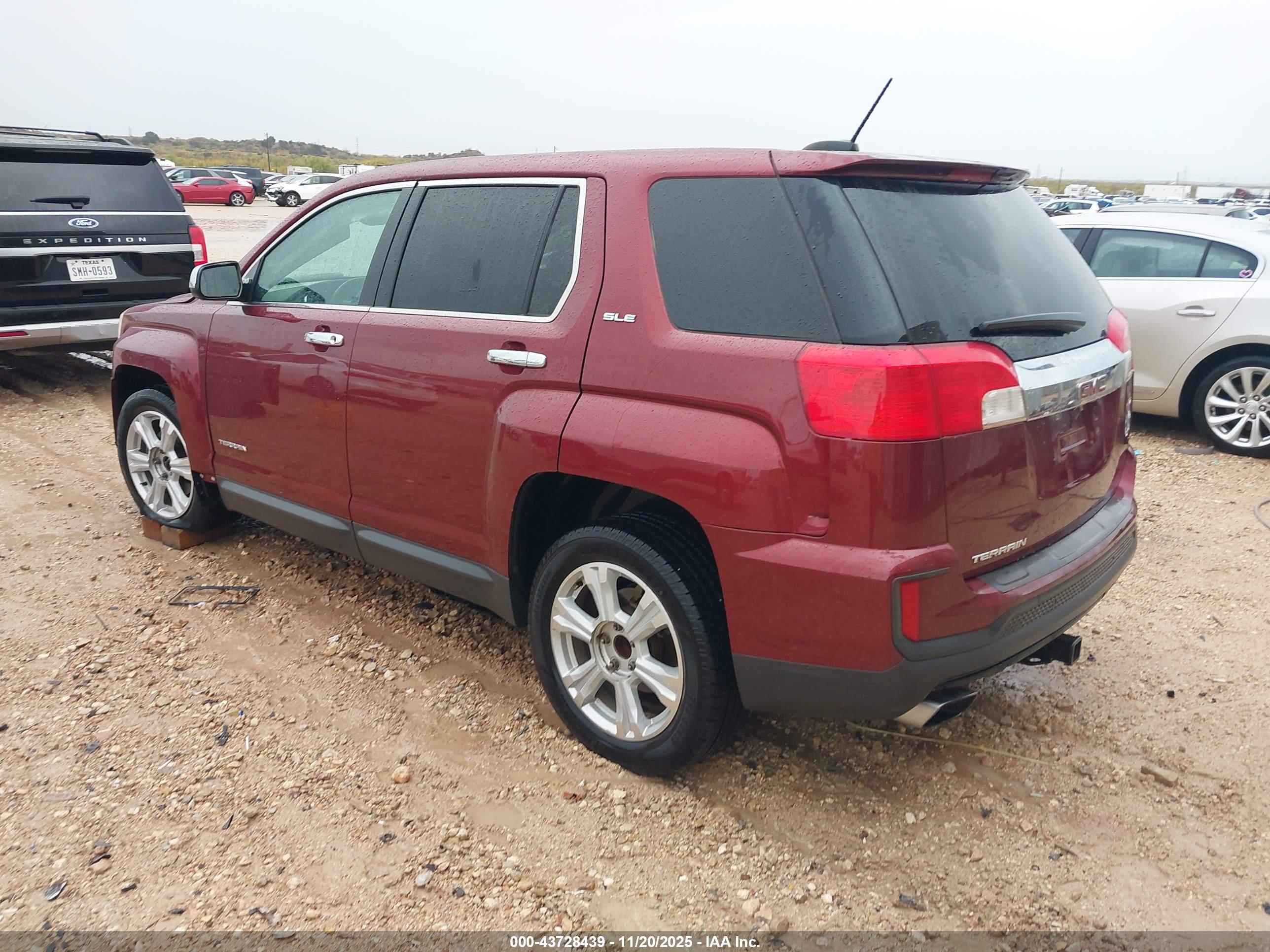 GMC TERRAIN image 3