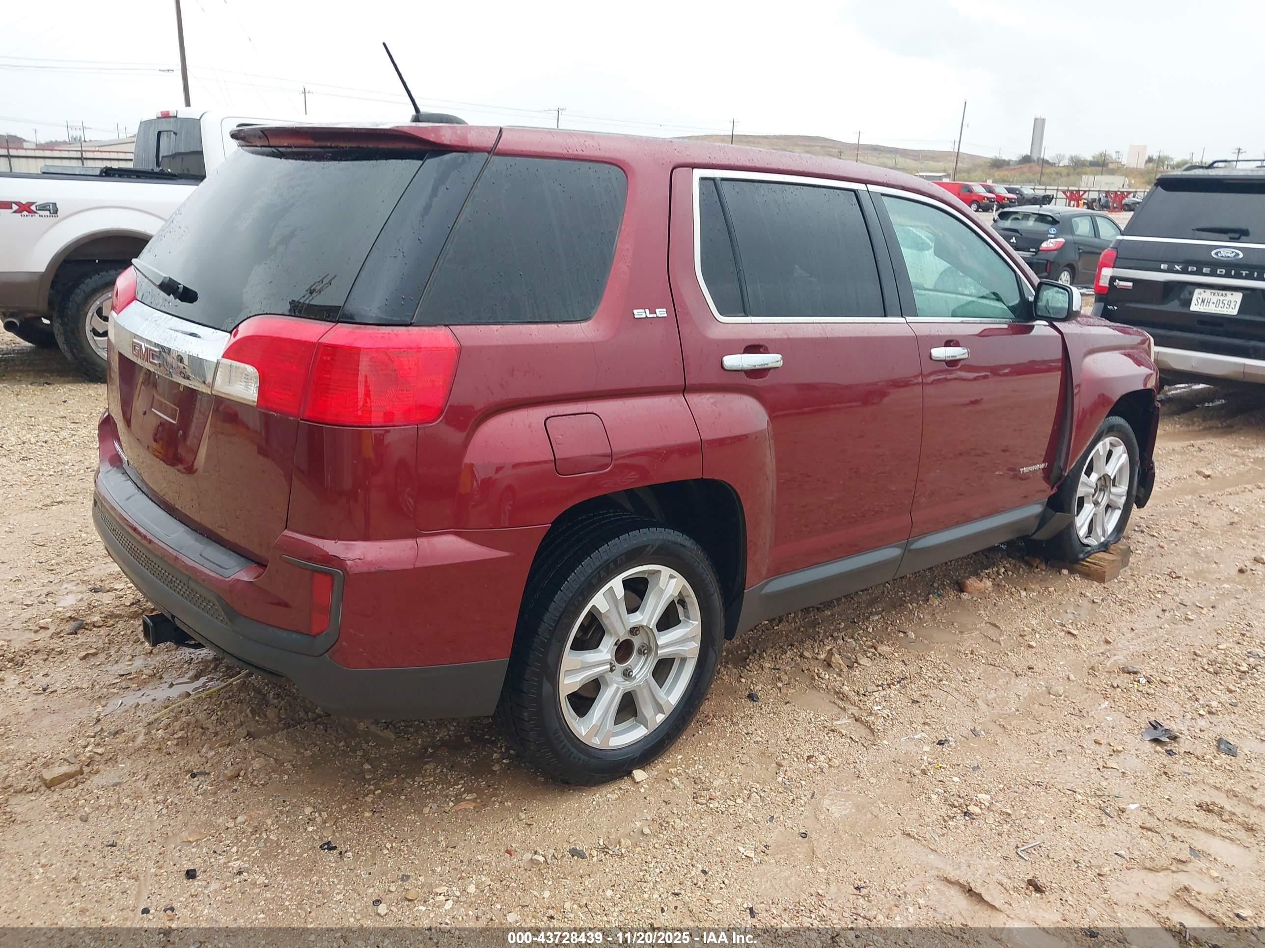 GMC TERRAIN image 4