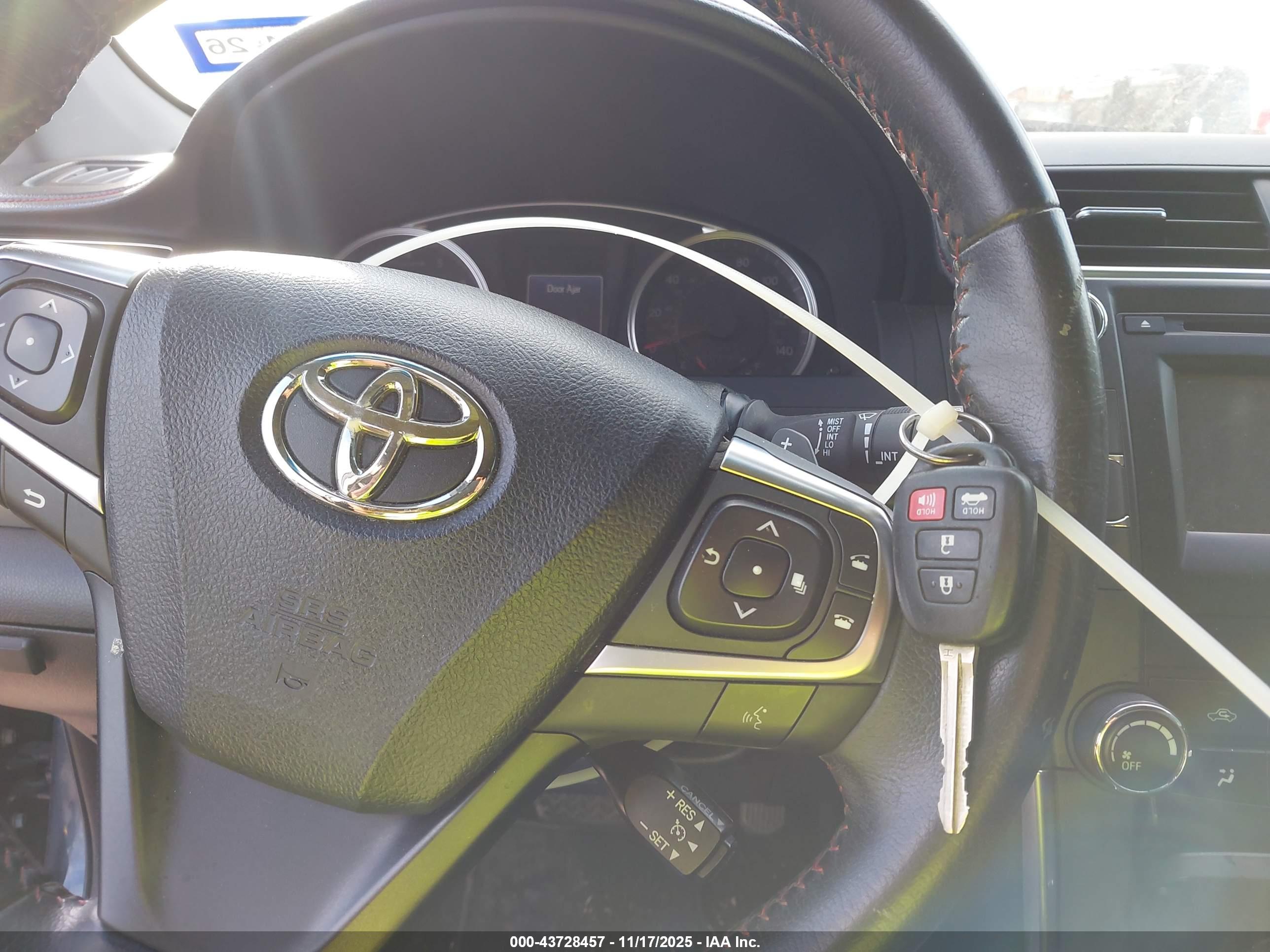 TOYOTA CAMRY image 11