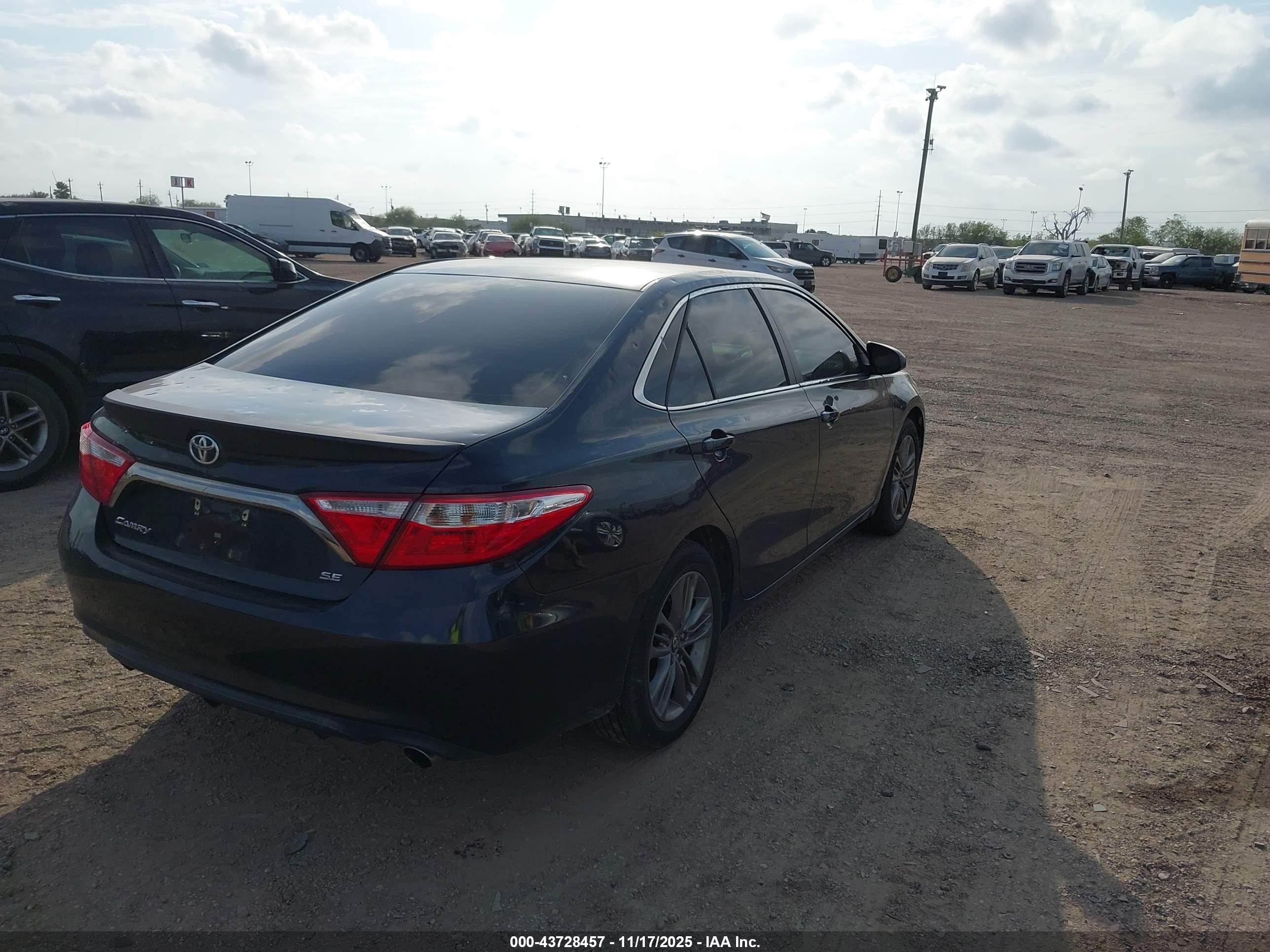 TOYOTA CAMRY image 4