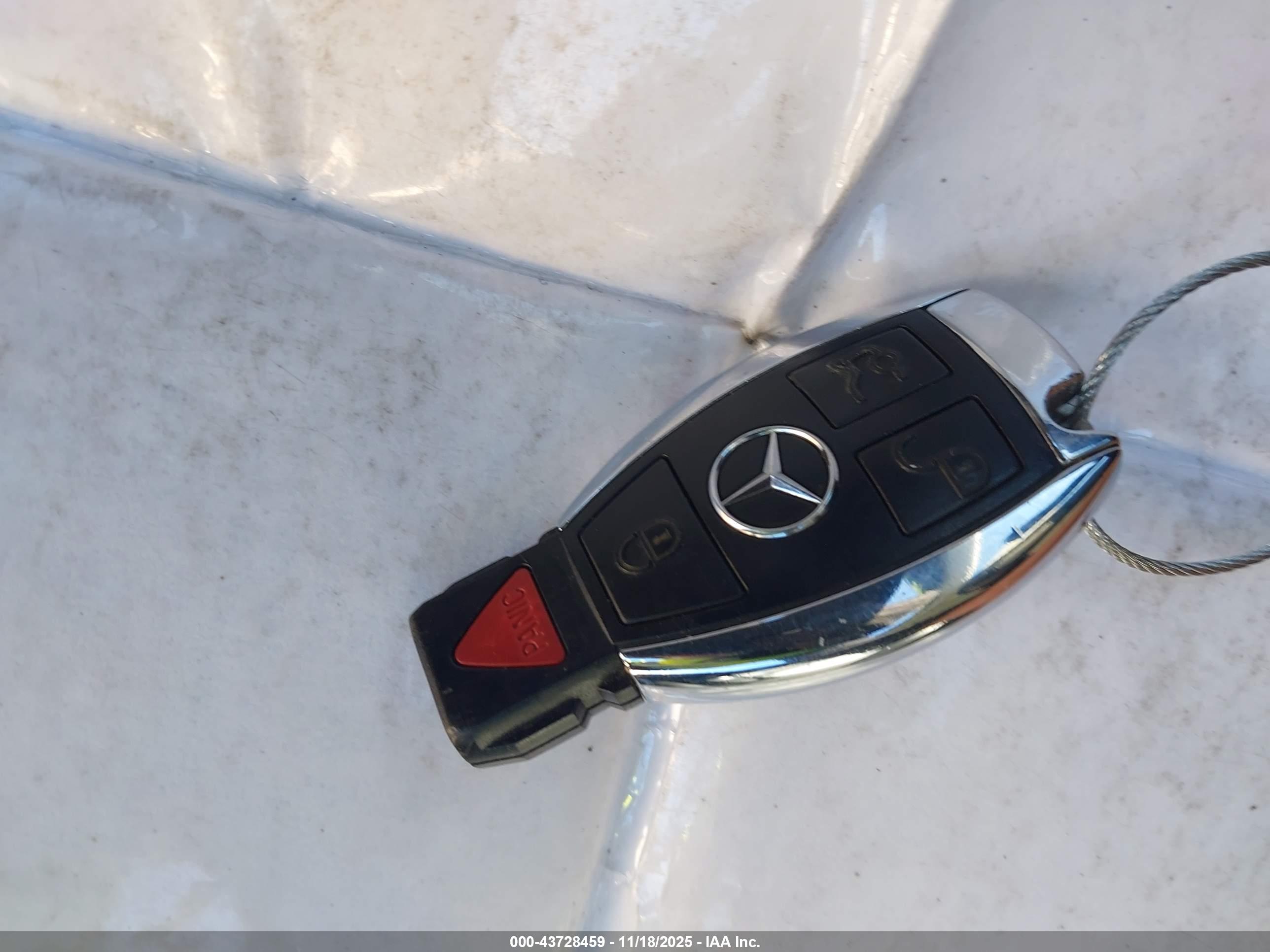 MERCEDES-BENZ E image 11