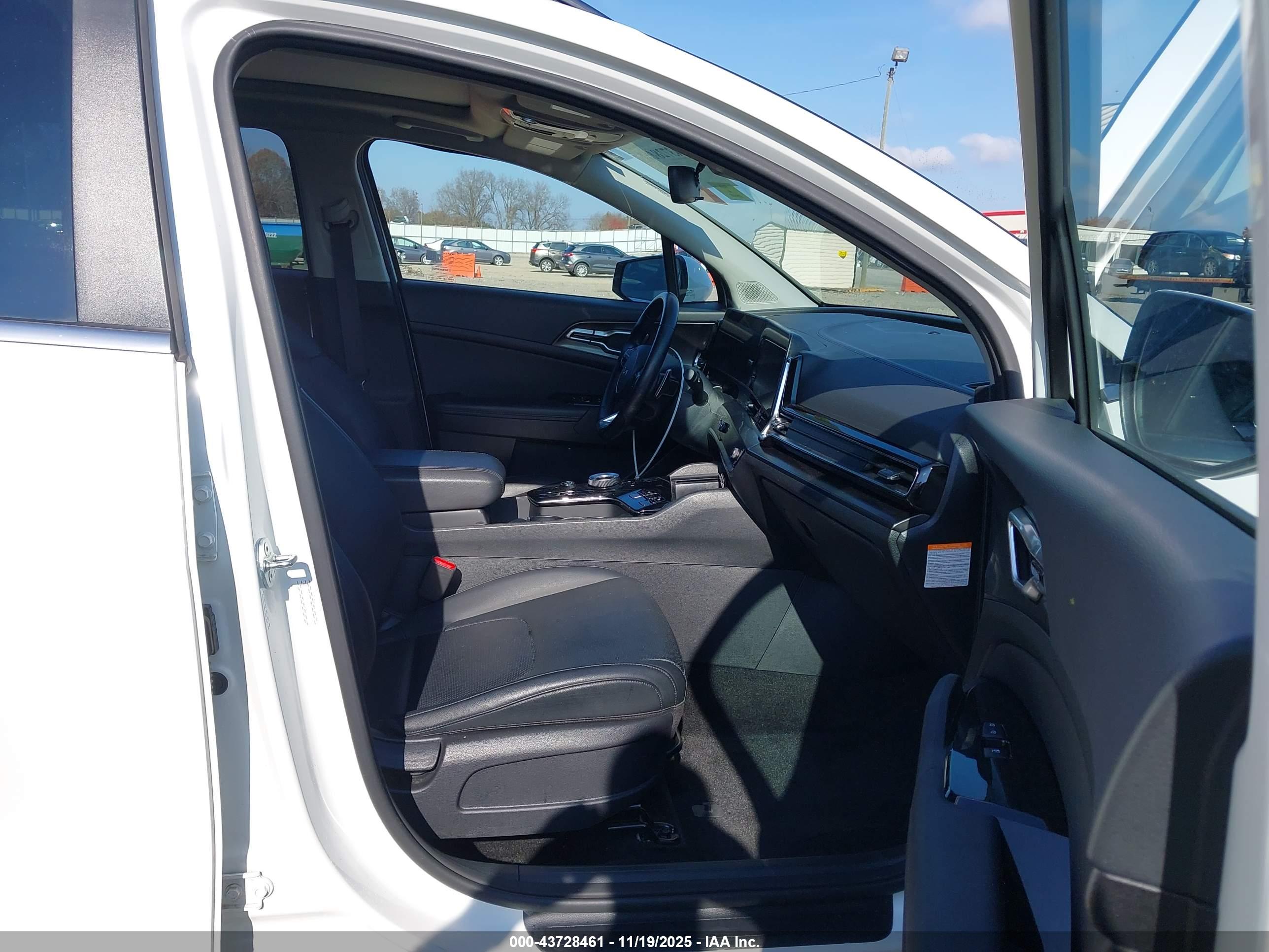 KIA SPORTAGE image 5