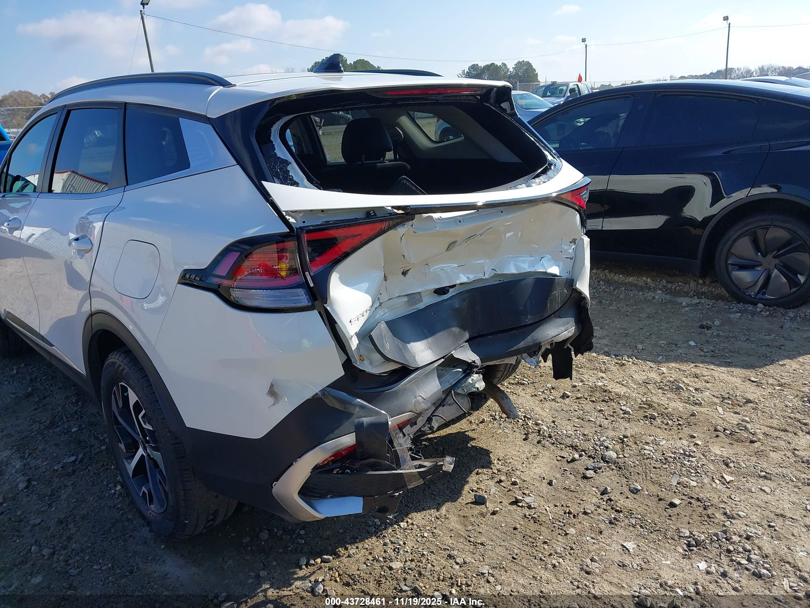 KIA SPORTAGE image 6