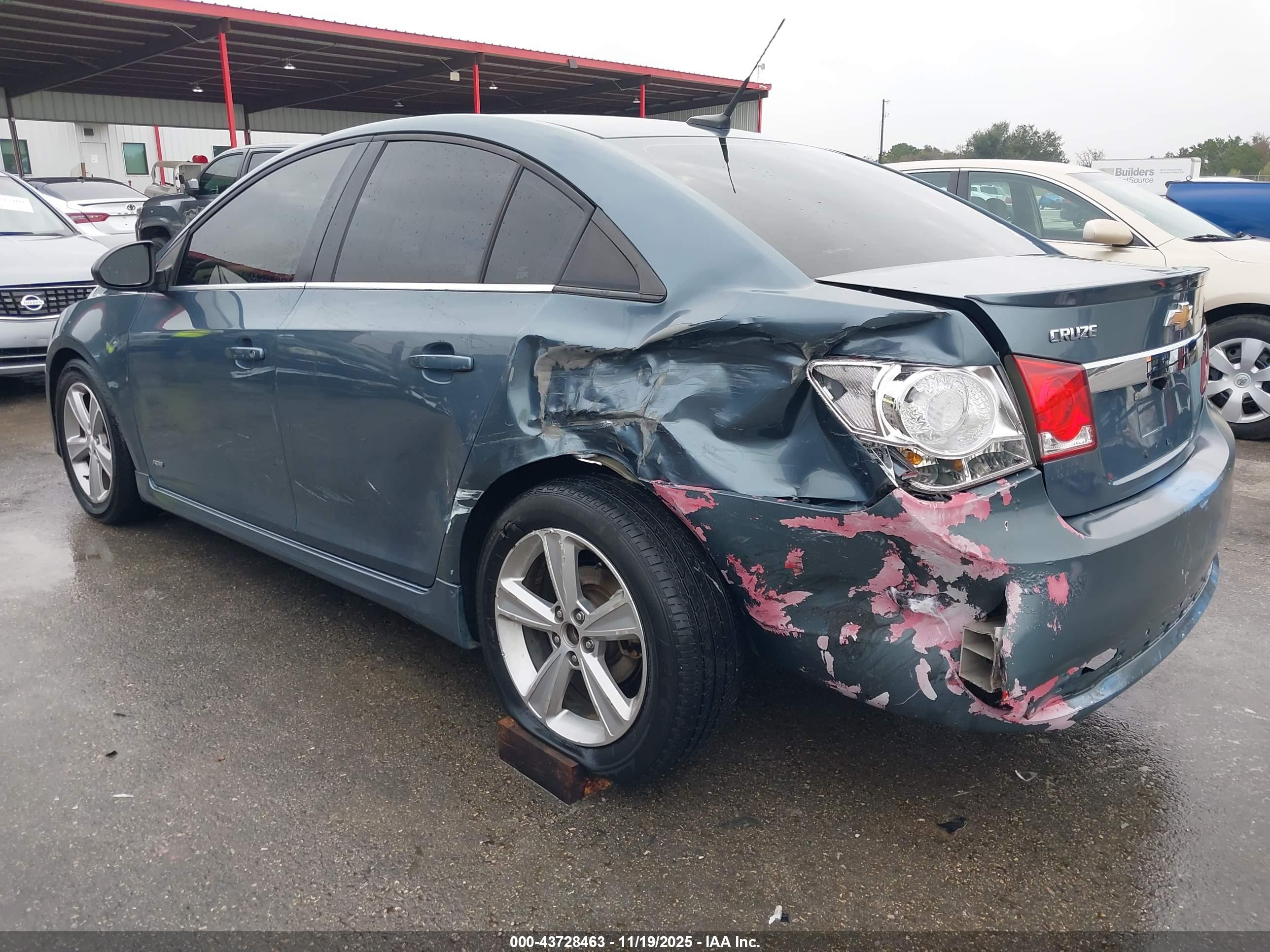 CHEVROLET CRUZE image 3