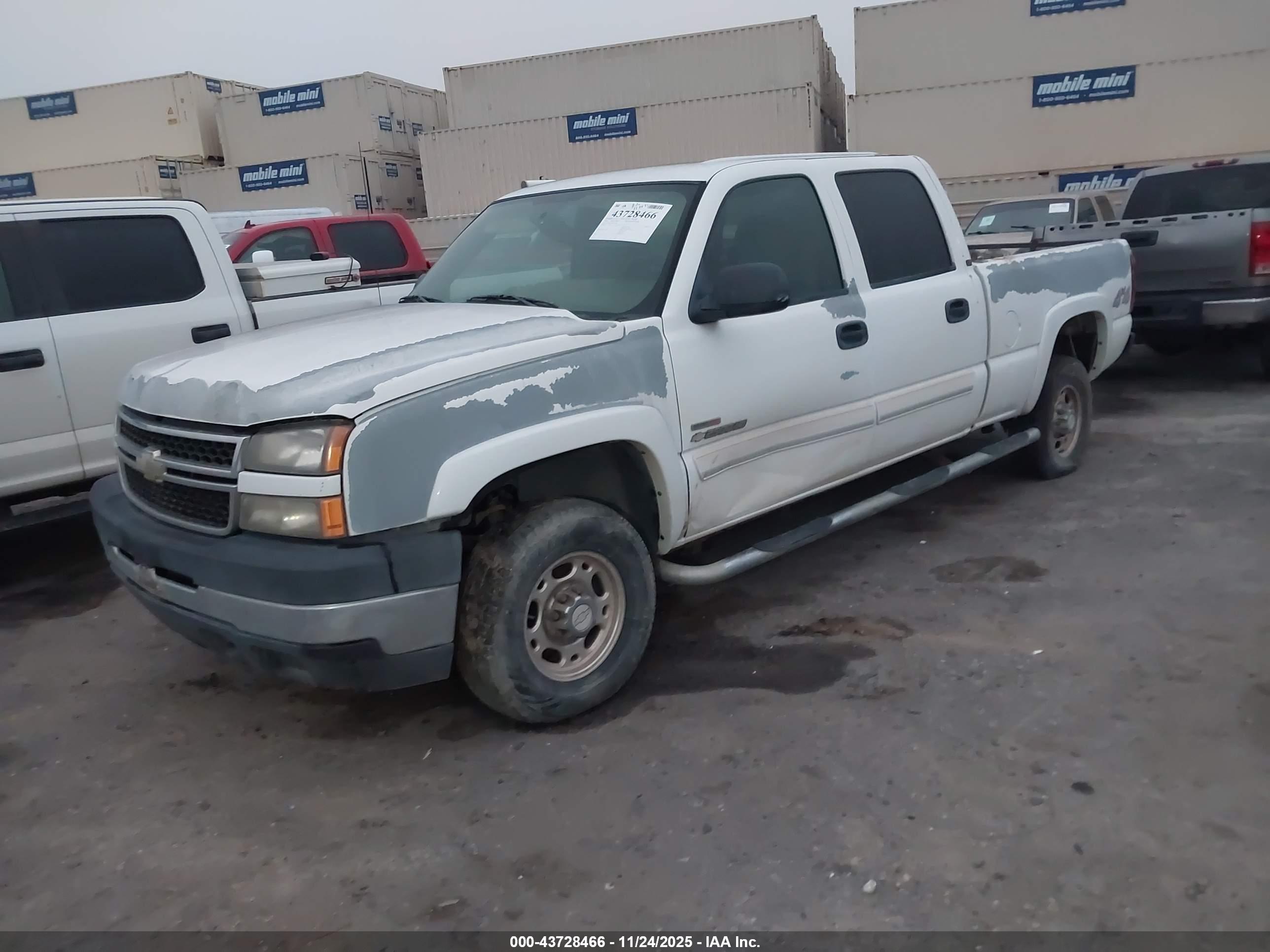 CHEVROLET SILVERADO image 2