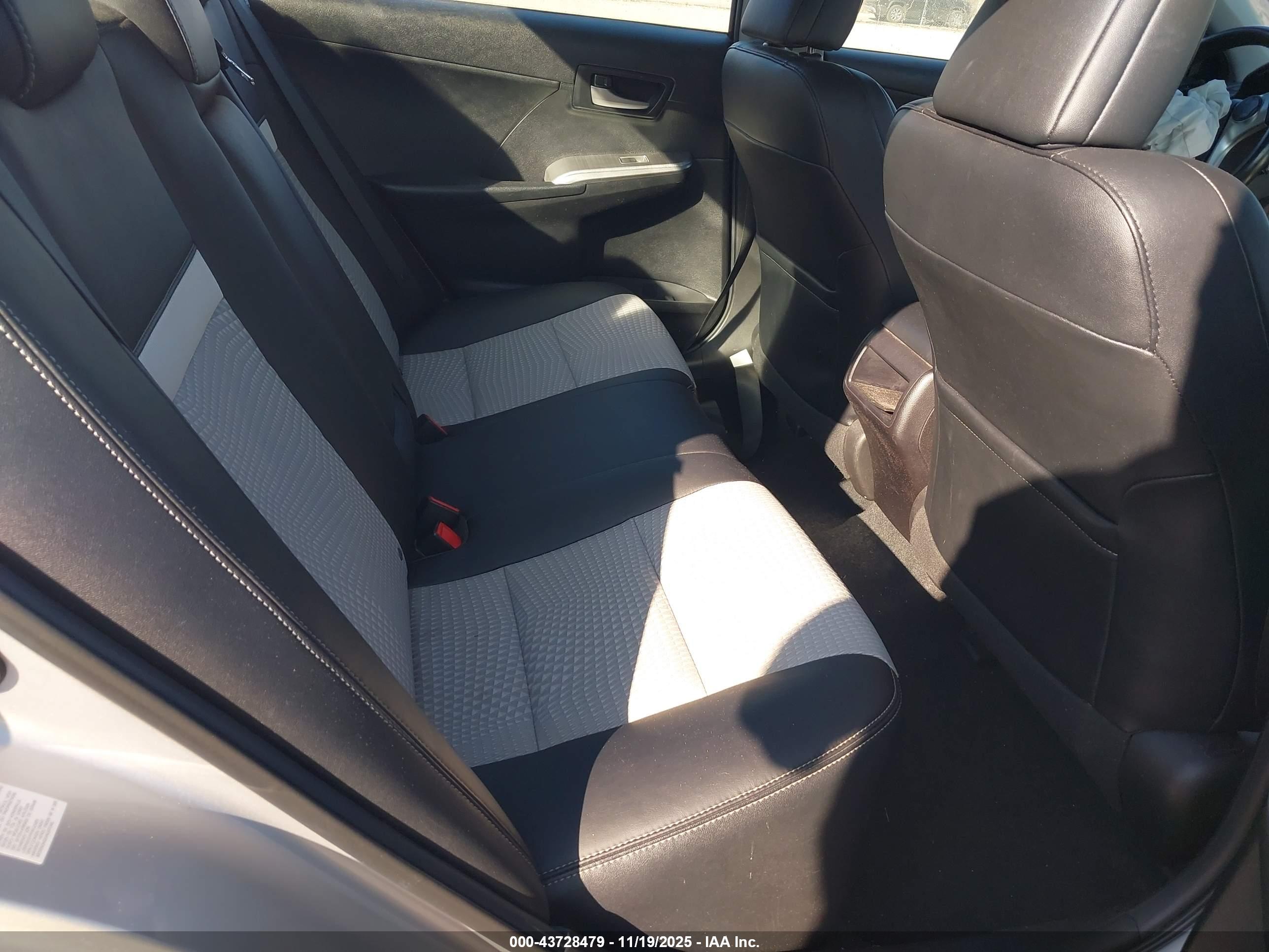 TOYOTA CAMRY image 8