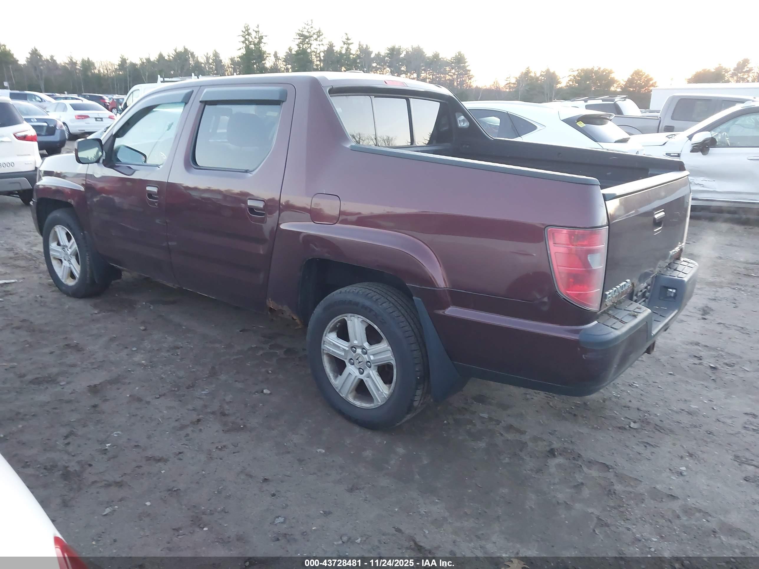 HONDA RIDGELINE image 3