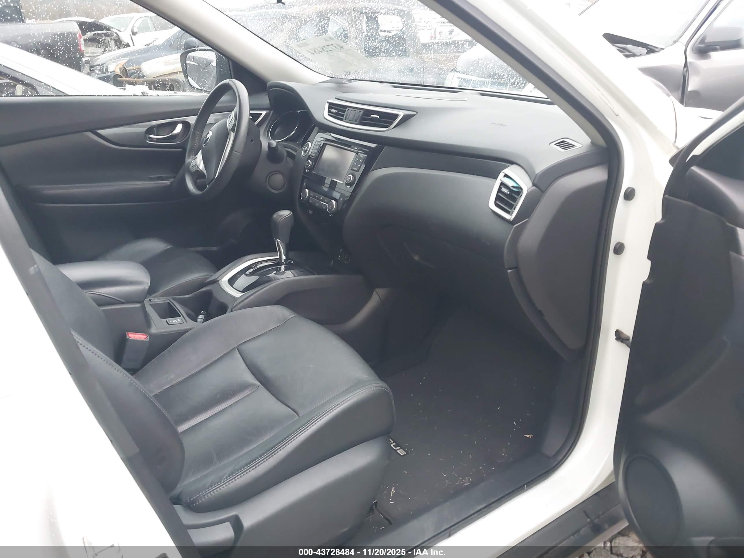 NISSAN ROGUE image 5