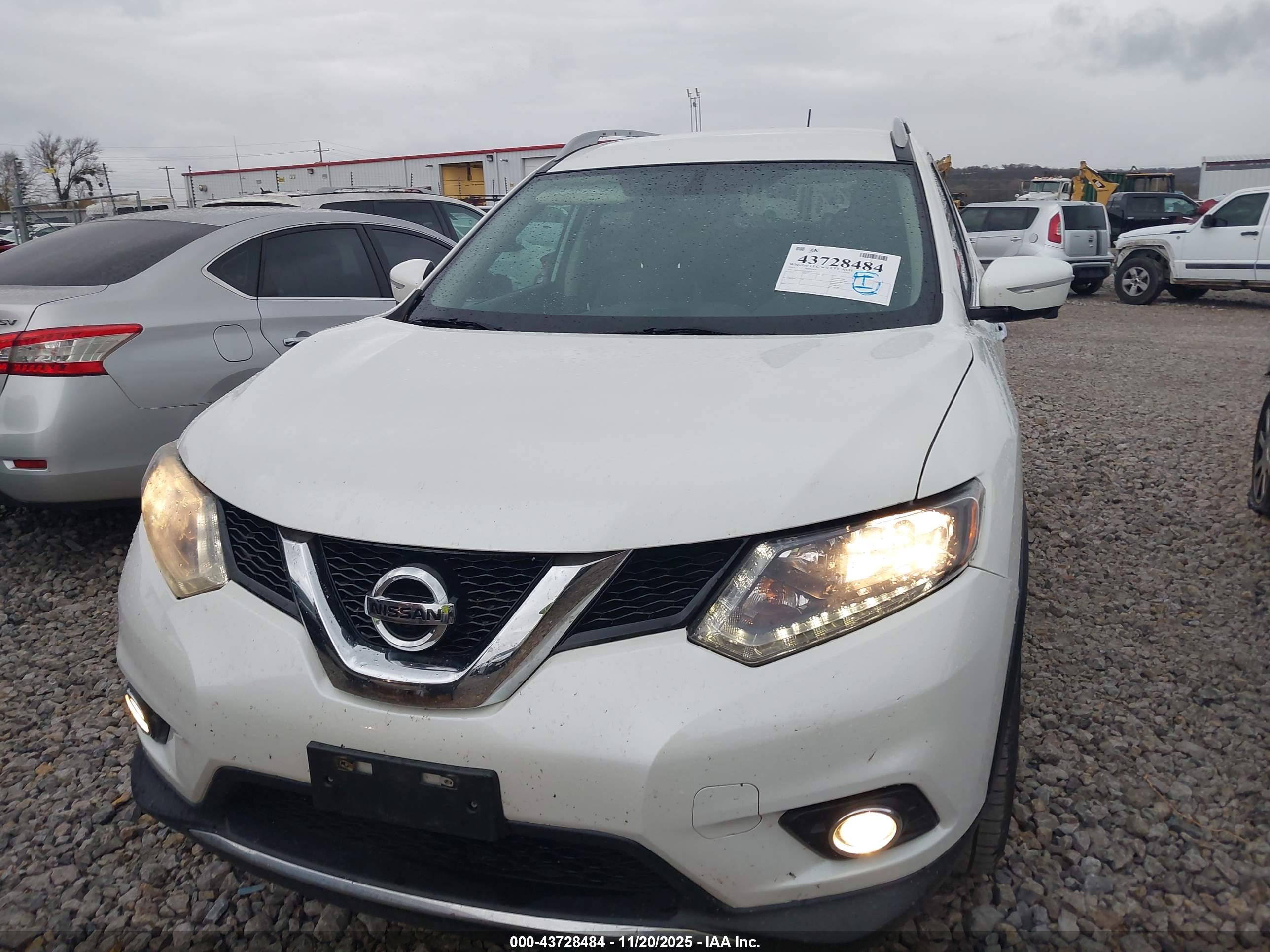 NISSAN ROGUE image 6