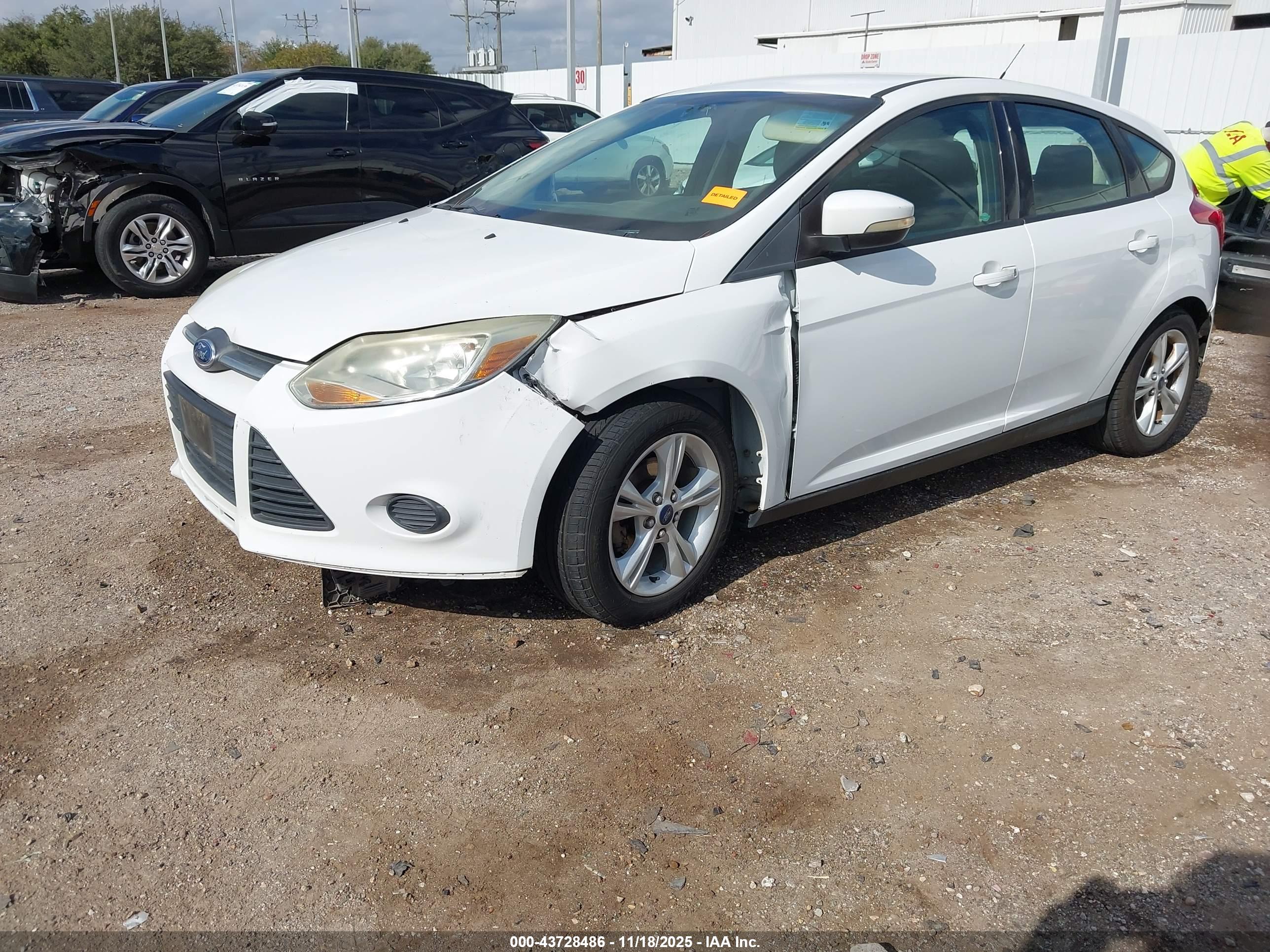 FORD FOCUS image 2