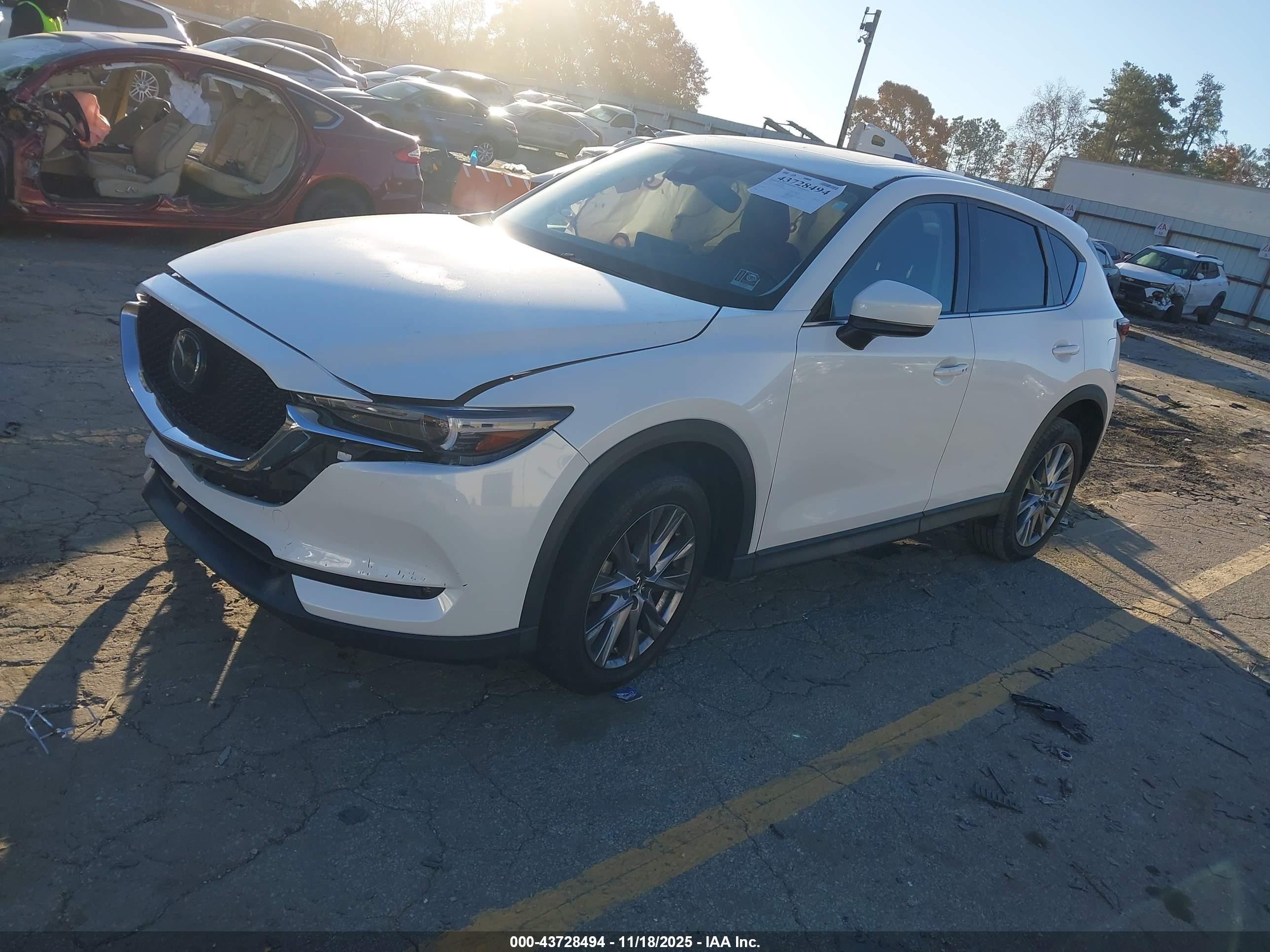 MAZDA CX-5 image 2