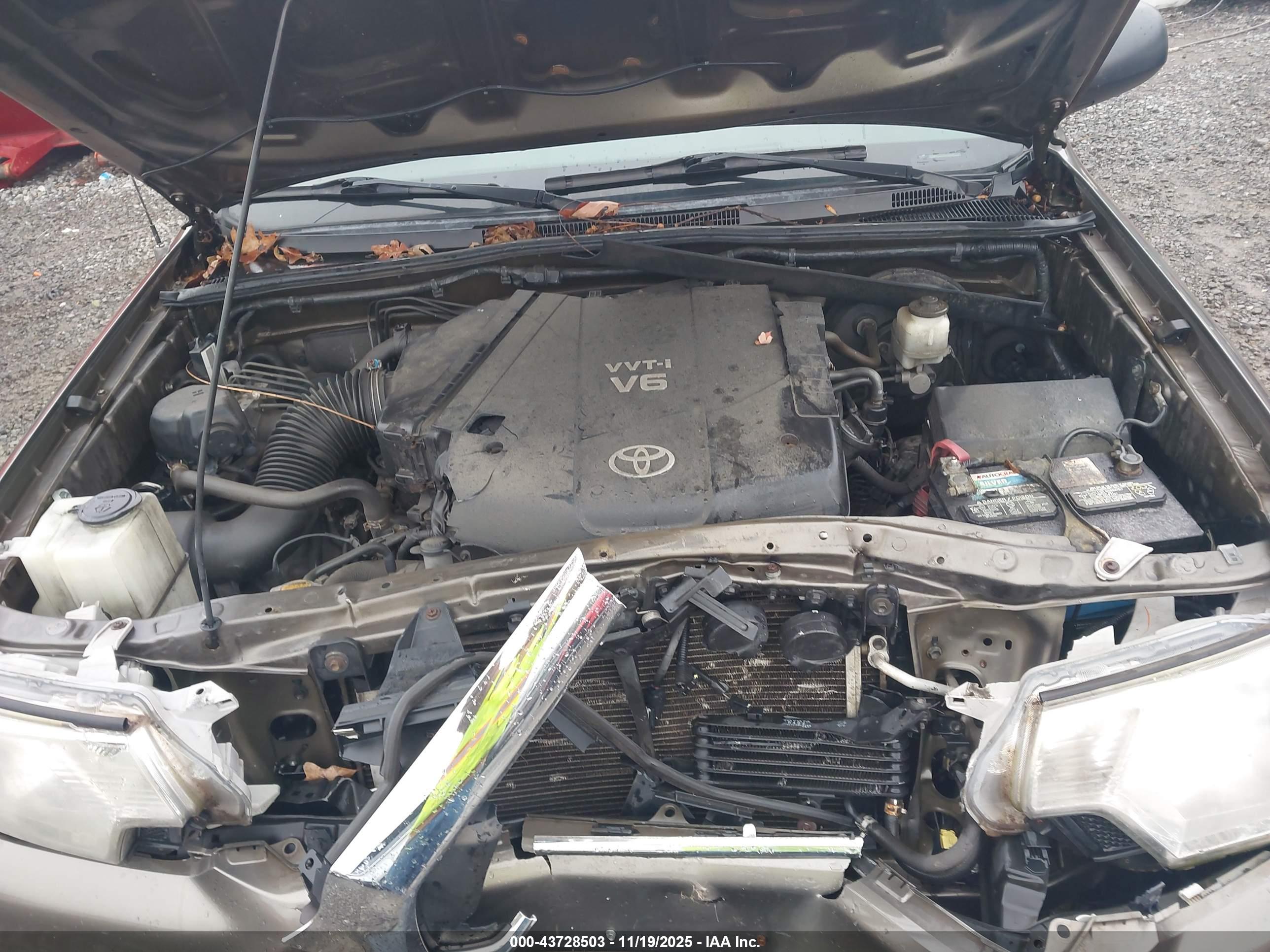TOYOTA TACOMA image 10