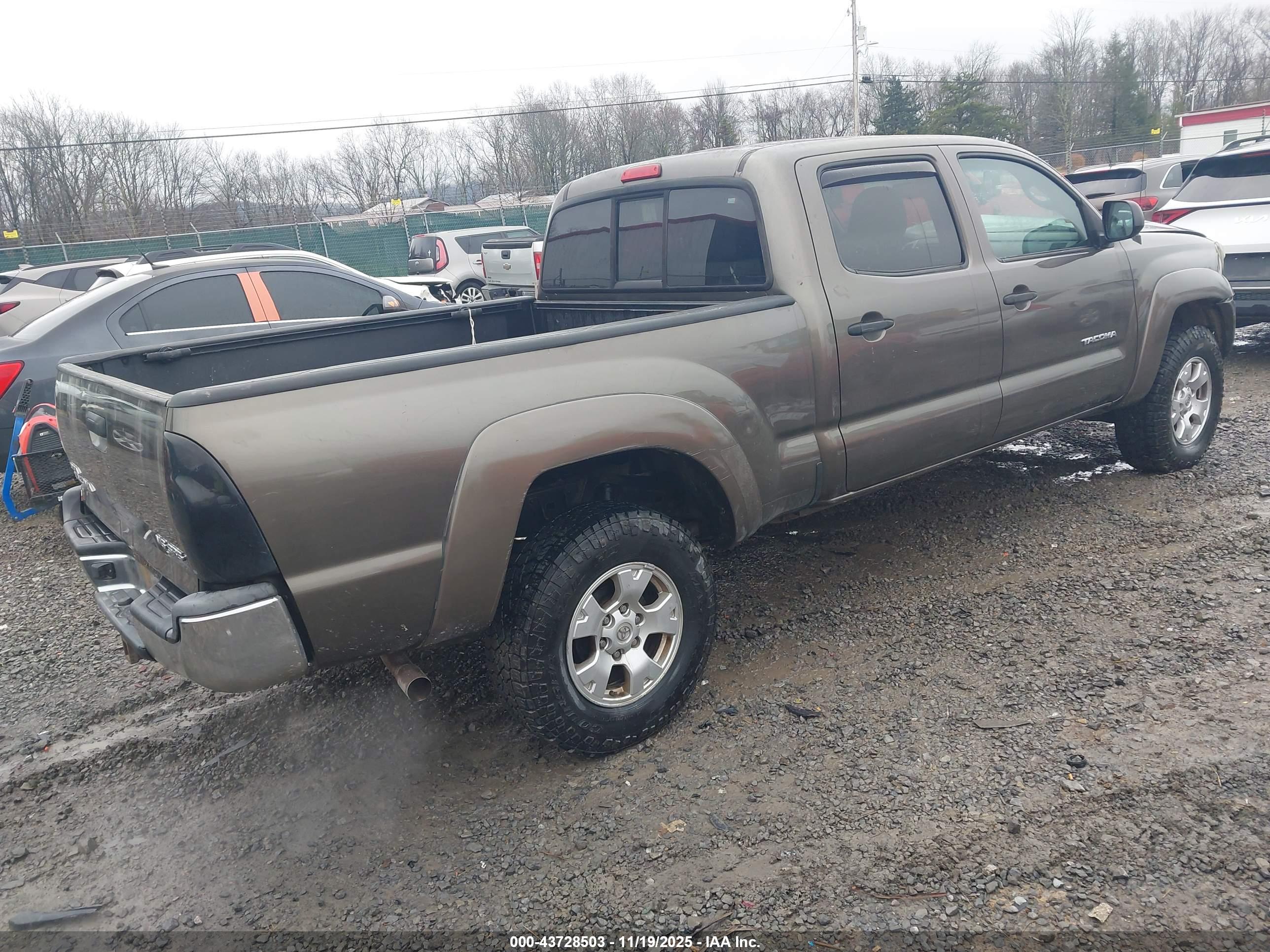 TOYOTA TACOMA image 4