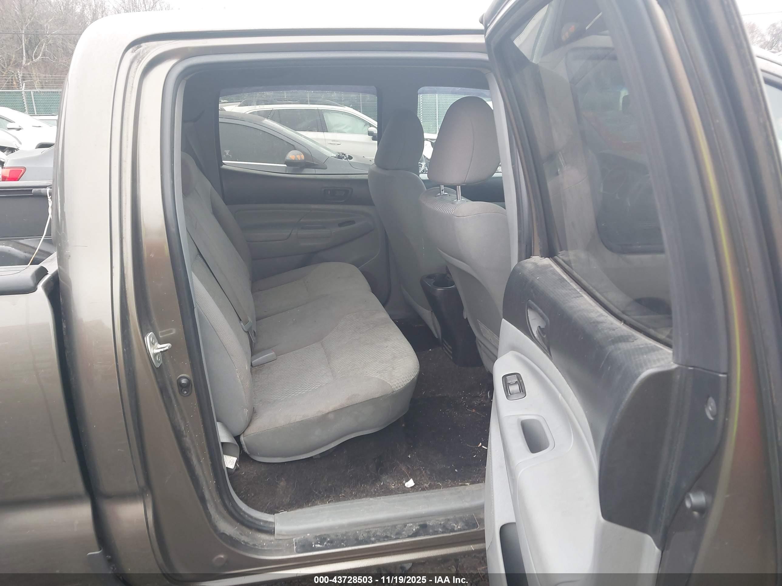TOYOTA TACOMA image 8