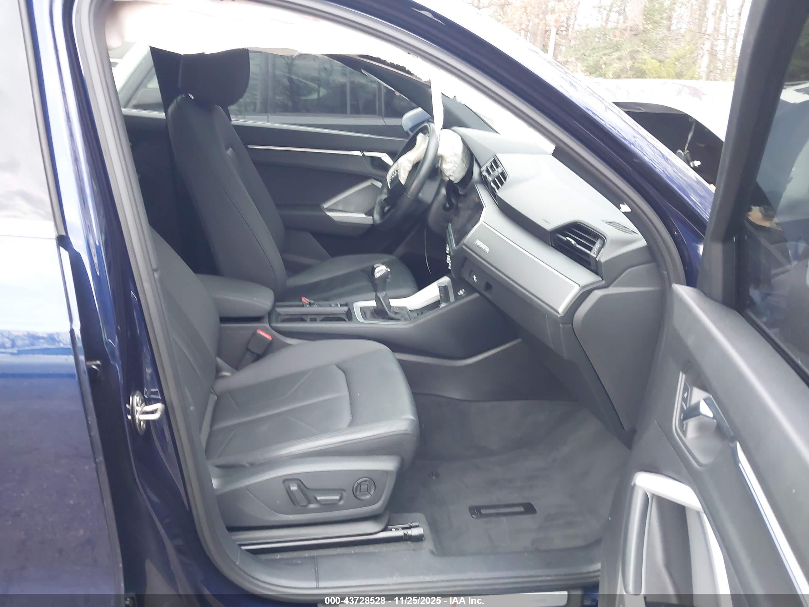 AUDI Q3 image 5
