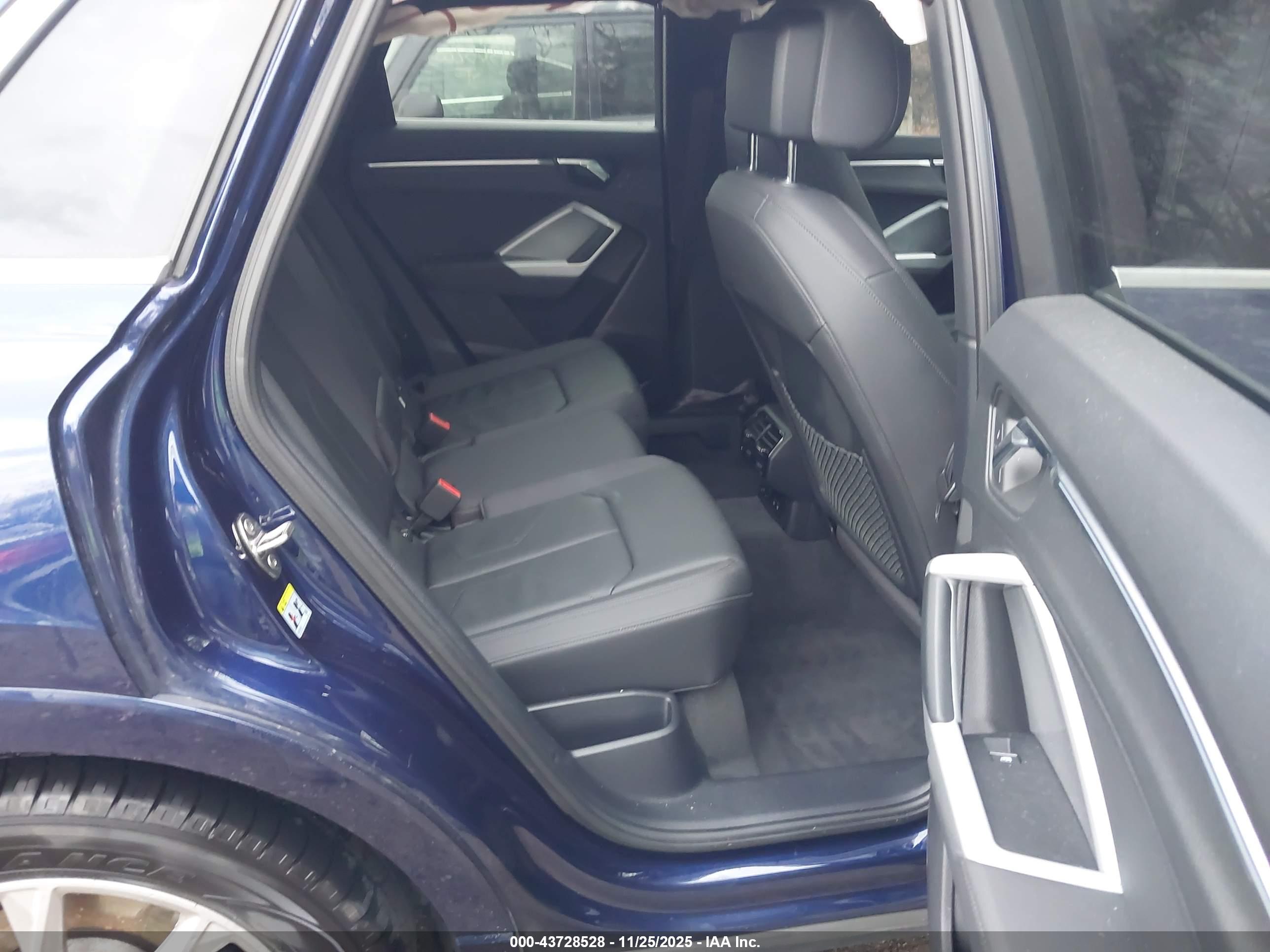 AUDI Q3 image 8