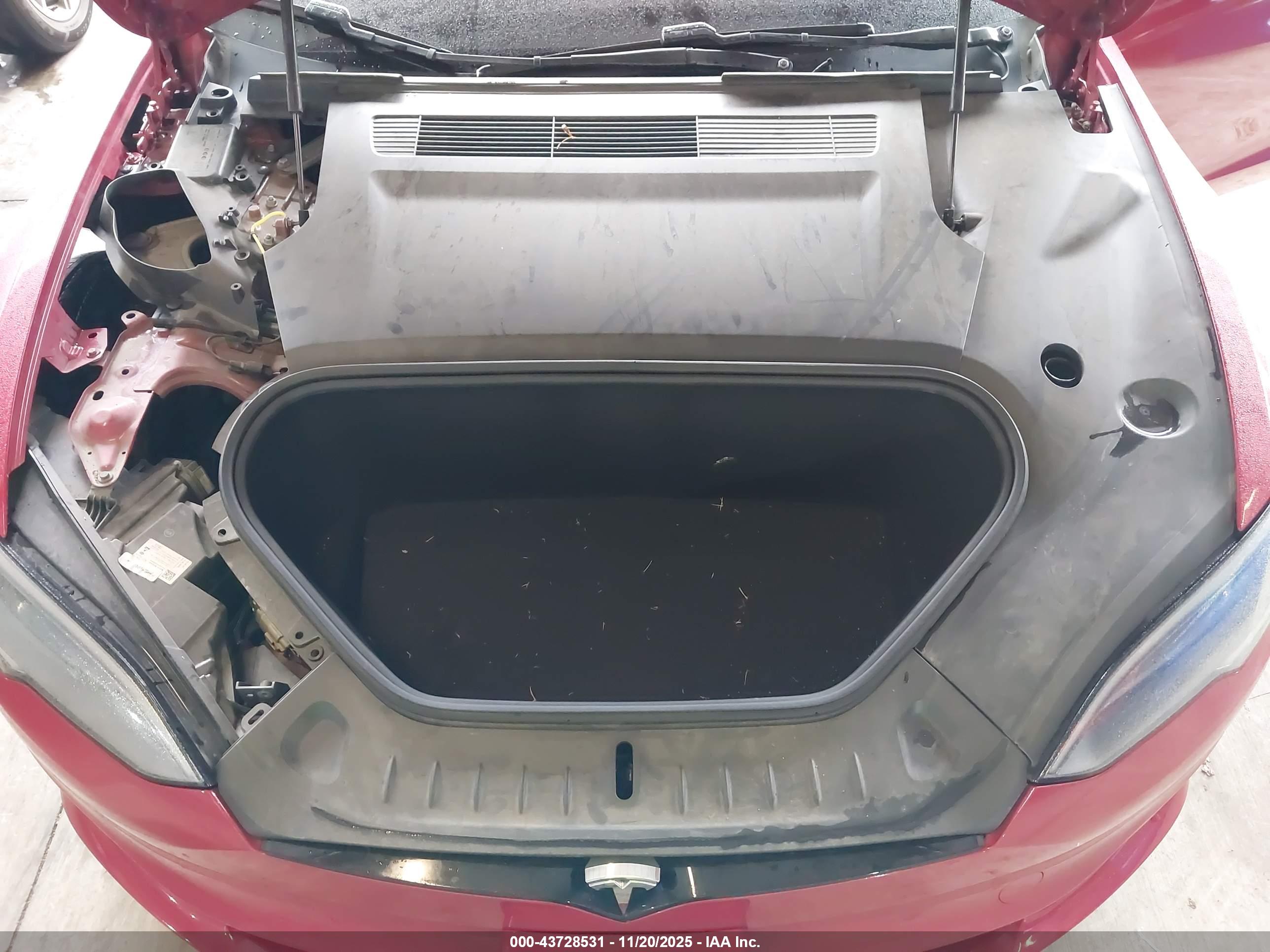 TESLA MODEL image 10