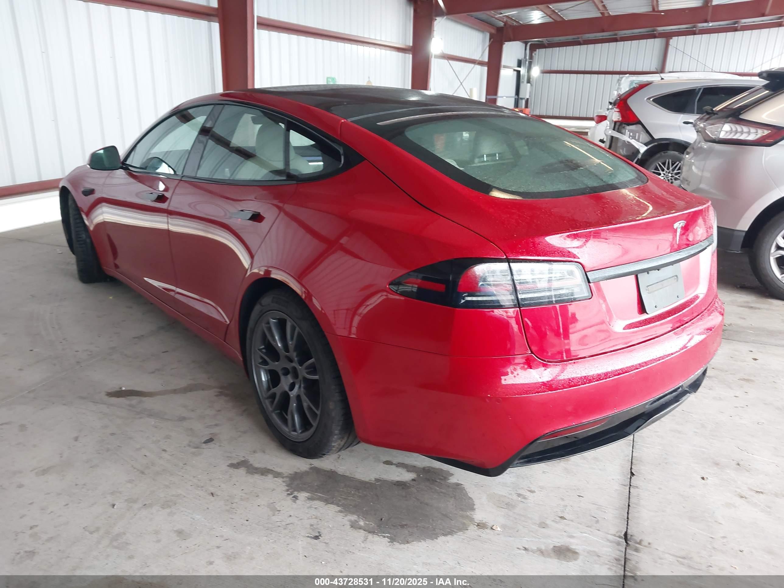 TESLA MODEL image 3